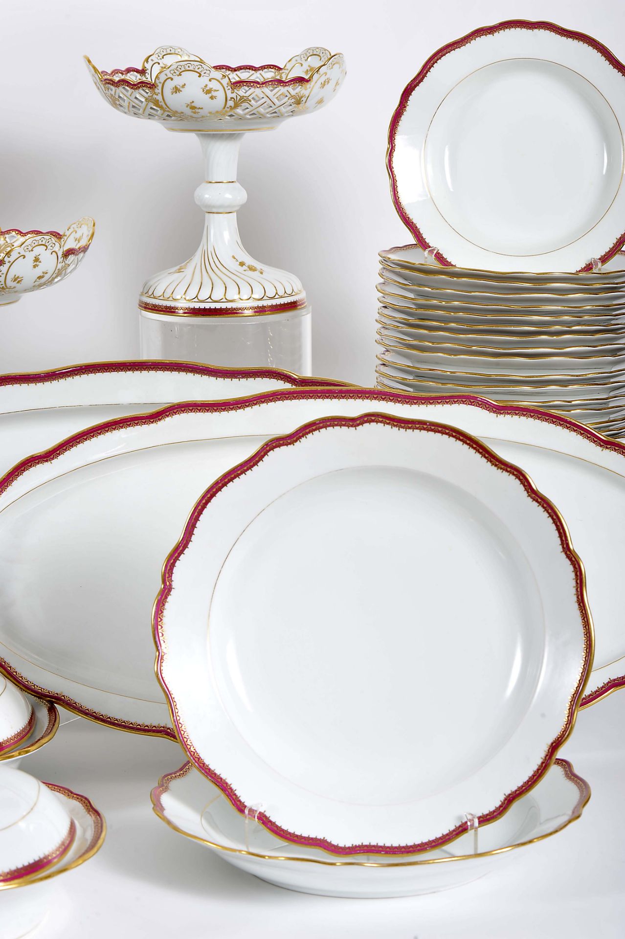 A tableware - Image 4 of 5