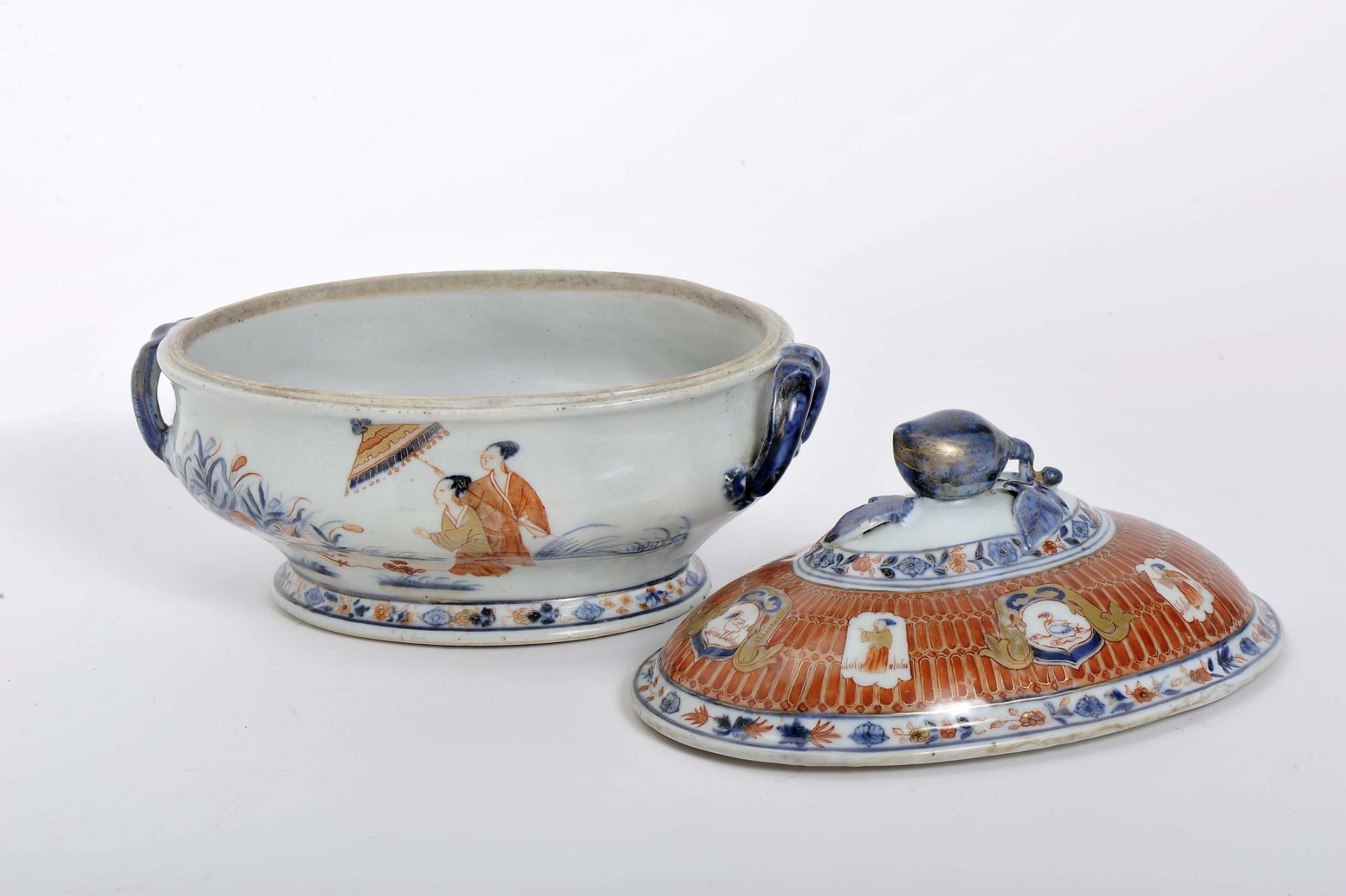 An oval tureen - Image 2 of 2