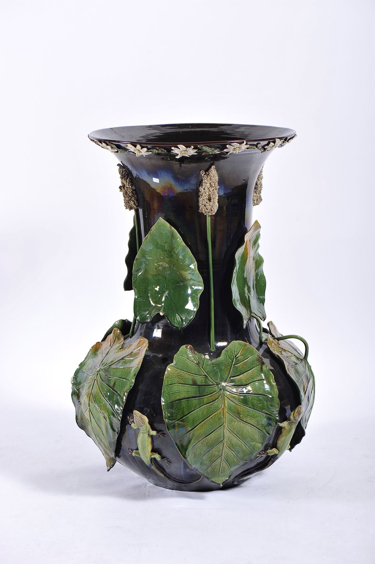 A large vase - Image 4 of 6