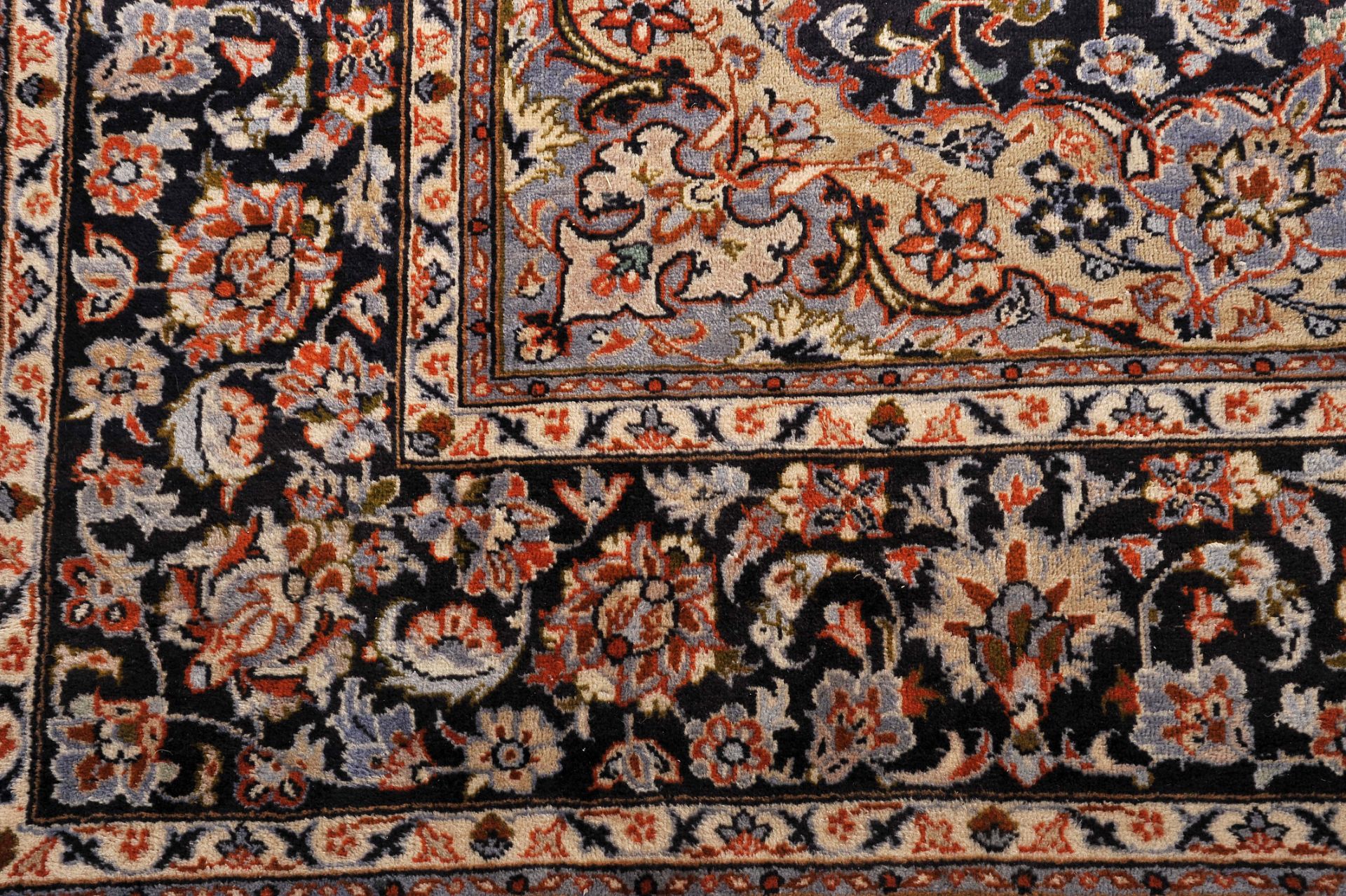 A carpet - Bild 3 aus 3