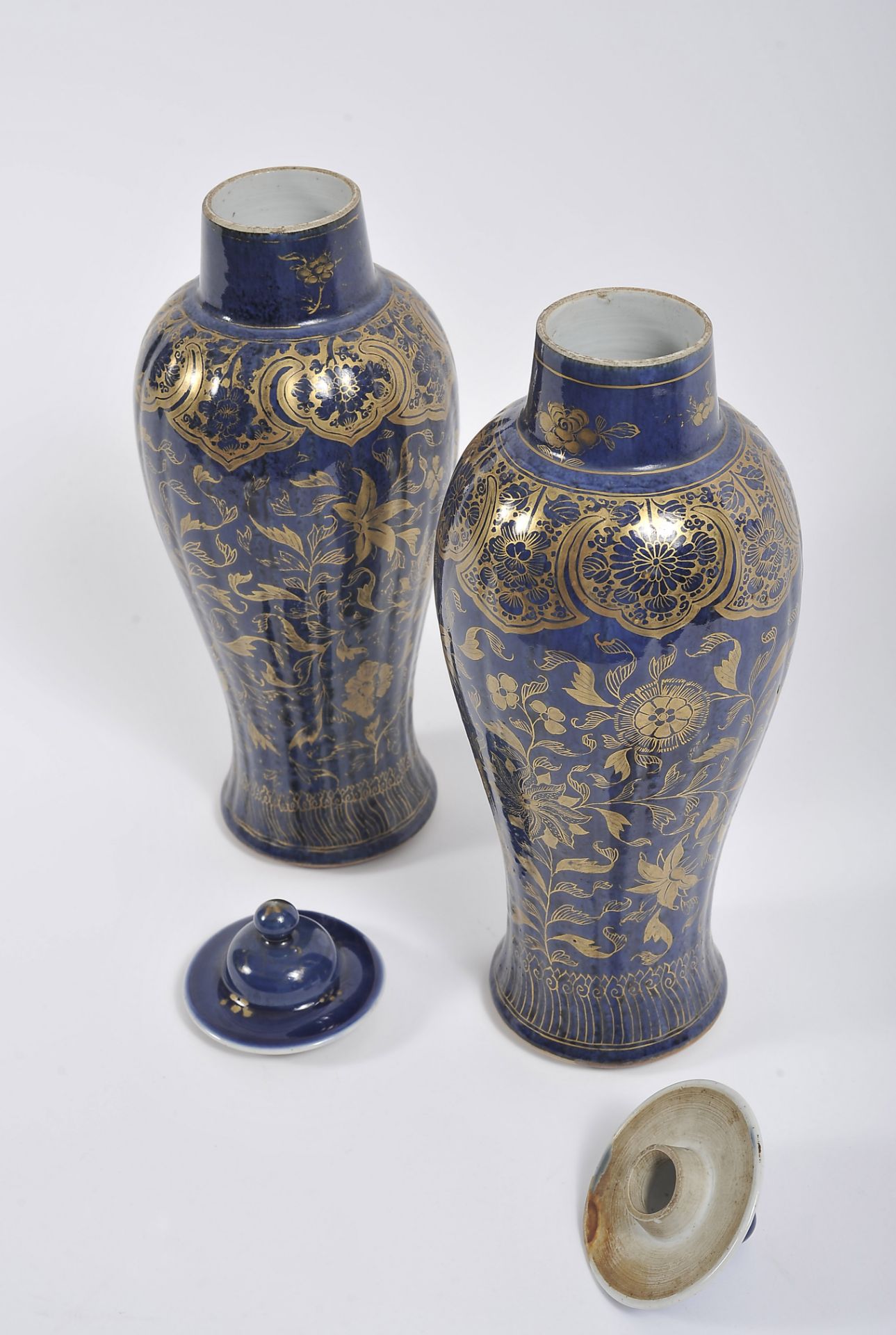 A pair of pots with cover - Image 2 of 2