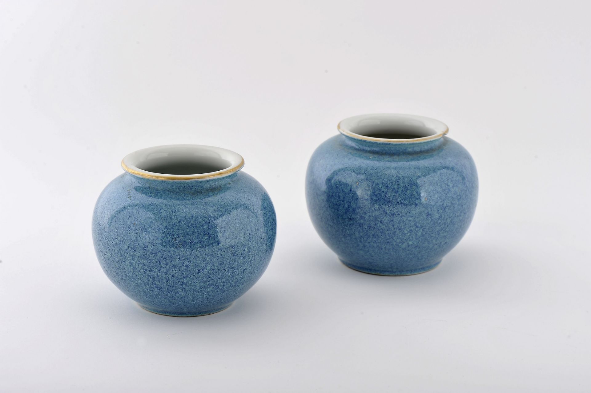 A pair of potbellied vases