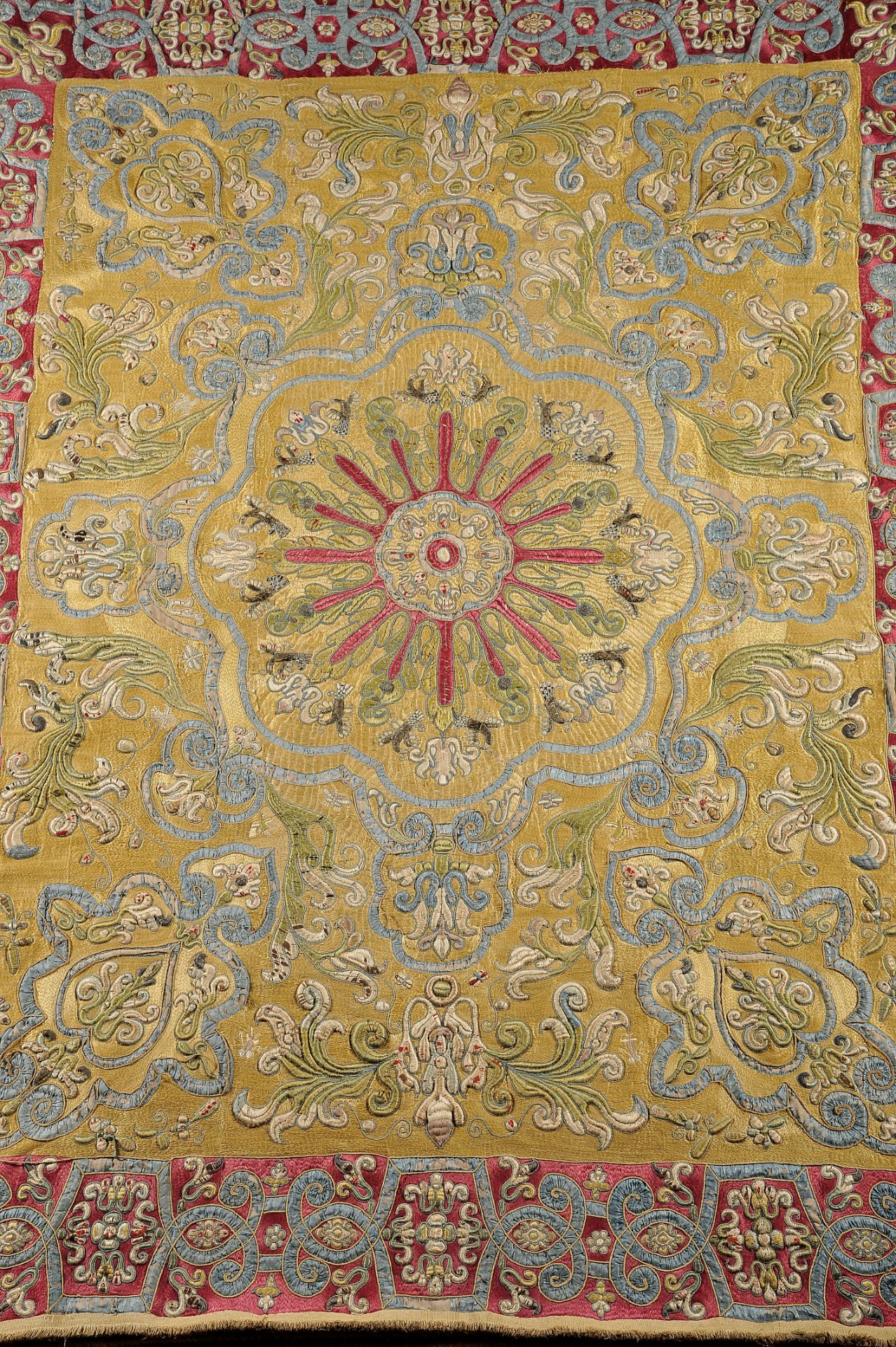 A coverlet or a drape cloth - Image 2 of 3