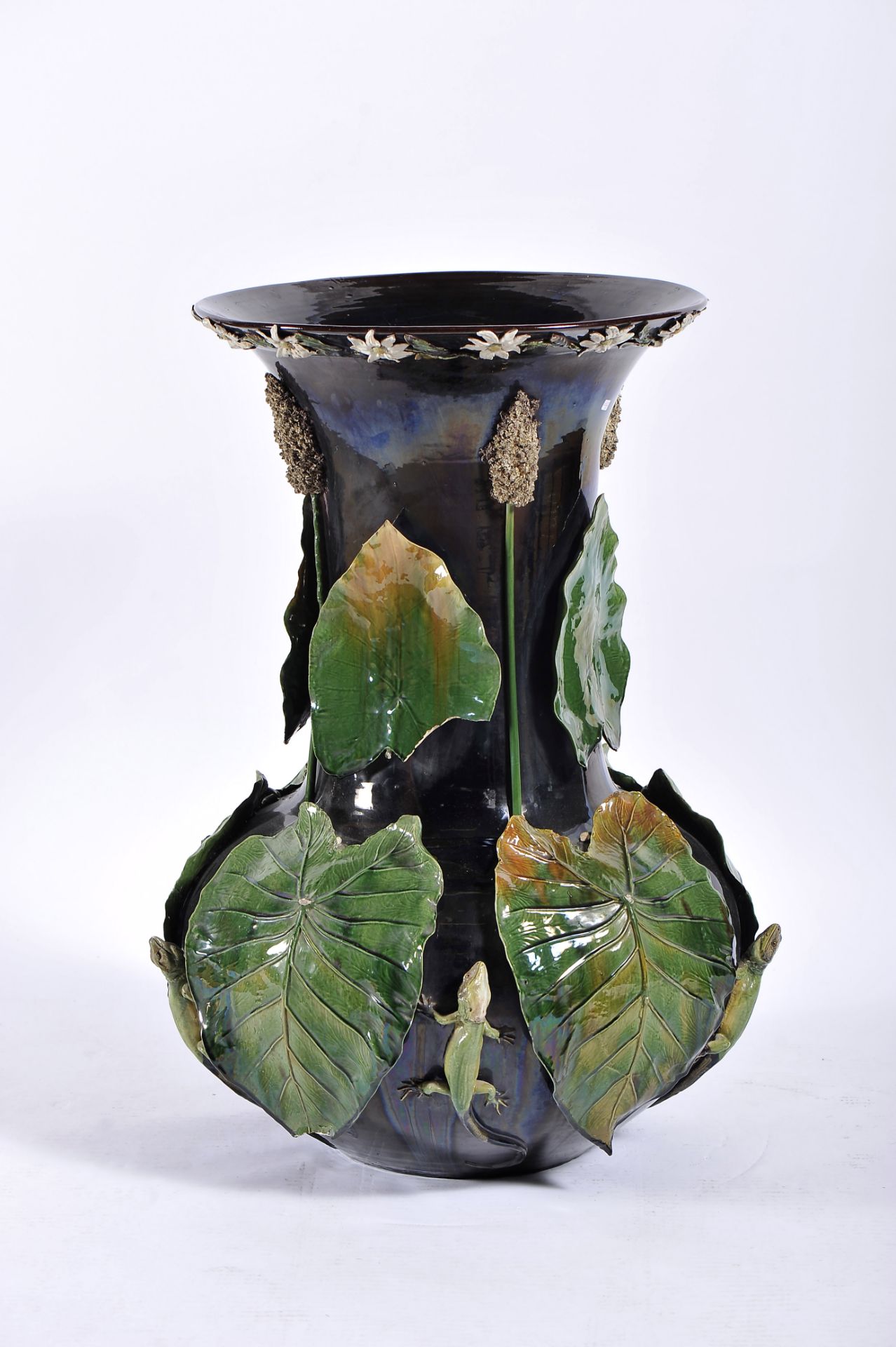 A large vase - Image 3 of 6