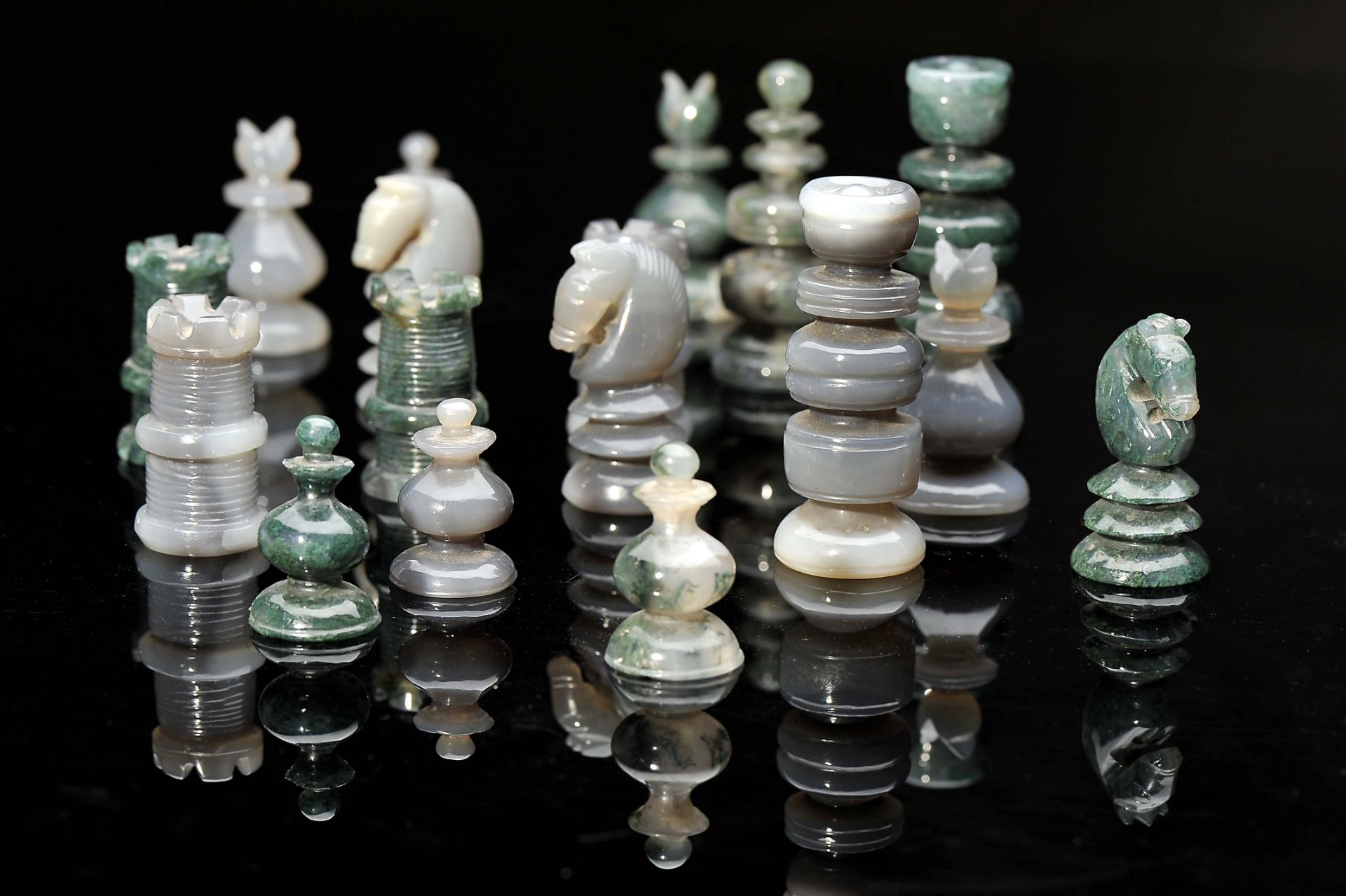 Chess pieces - Image 6 of 7