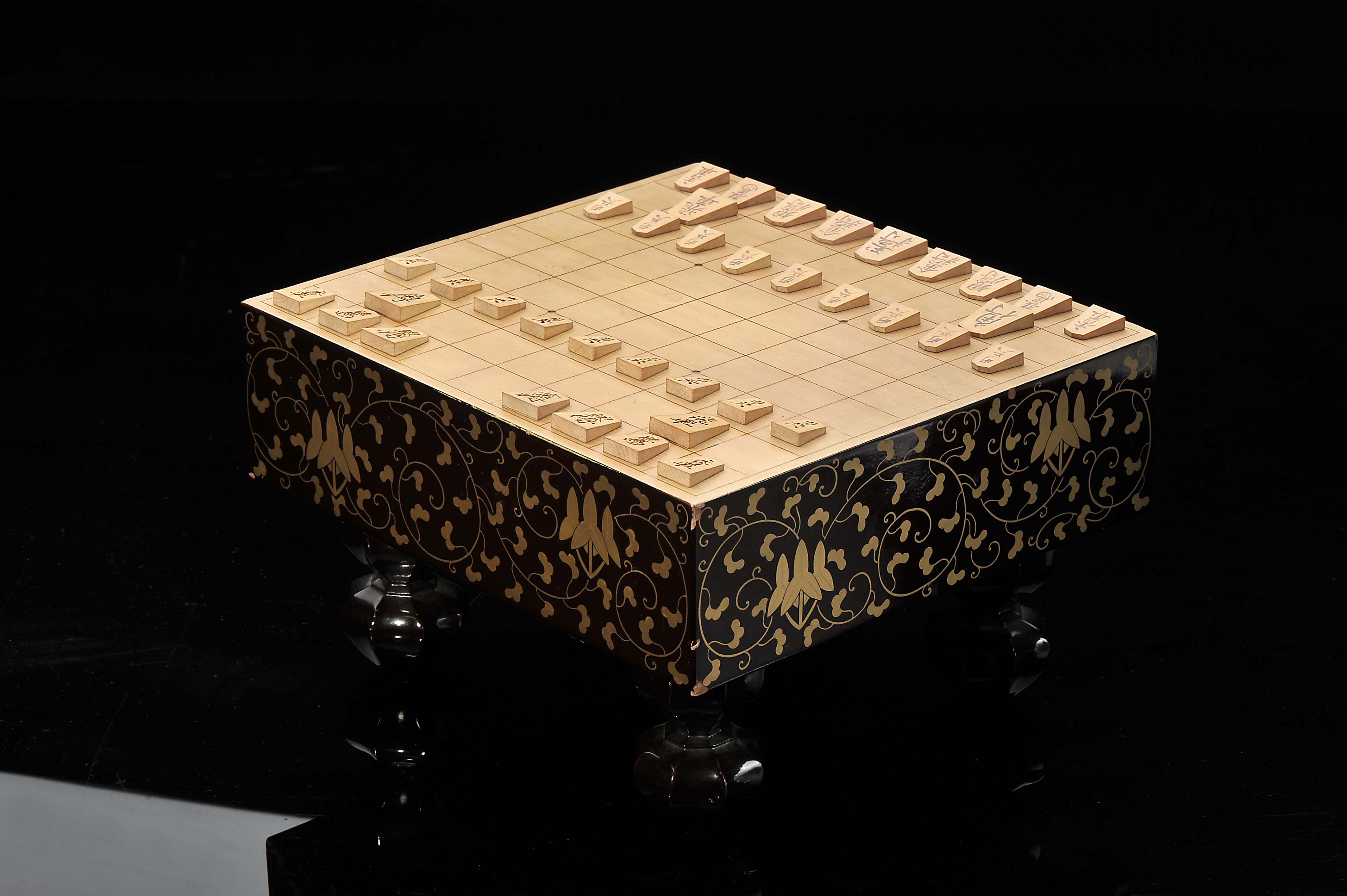 Shogi table/board with forty pieces in "Tomobako" box - Image 6 of 17