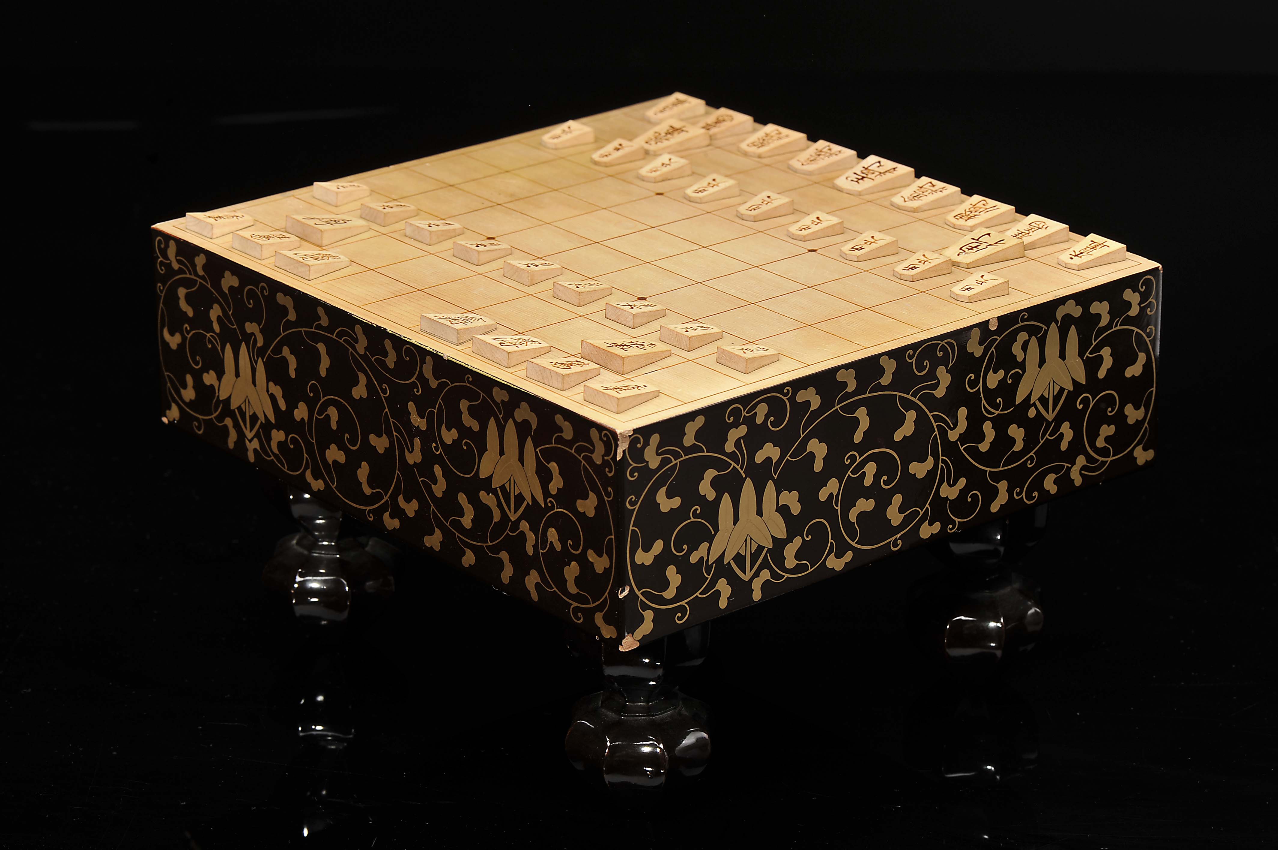 Shogi table/board with forty pieces in "Tomobako" box - Image 8 of 17