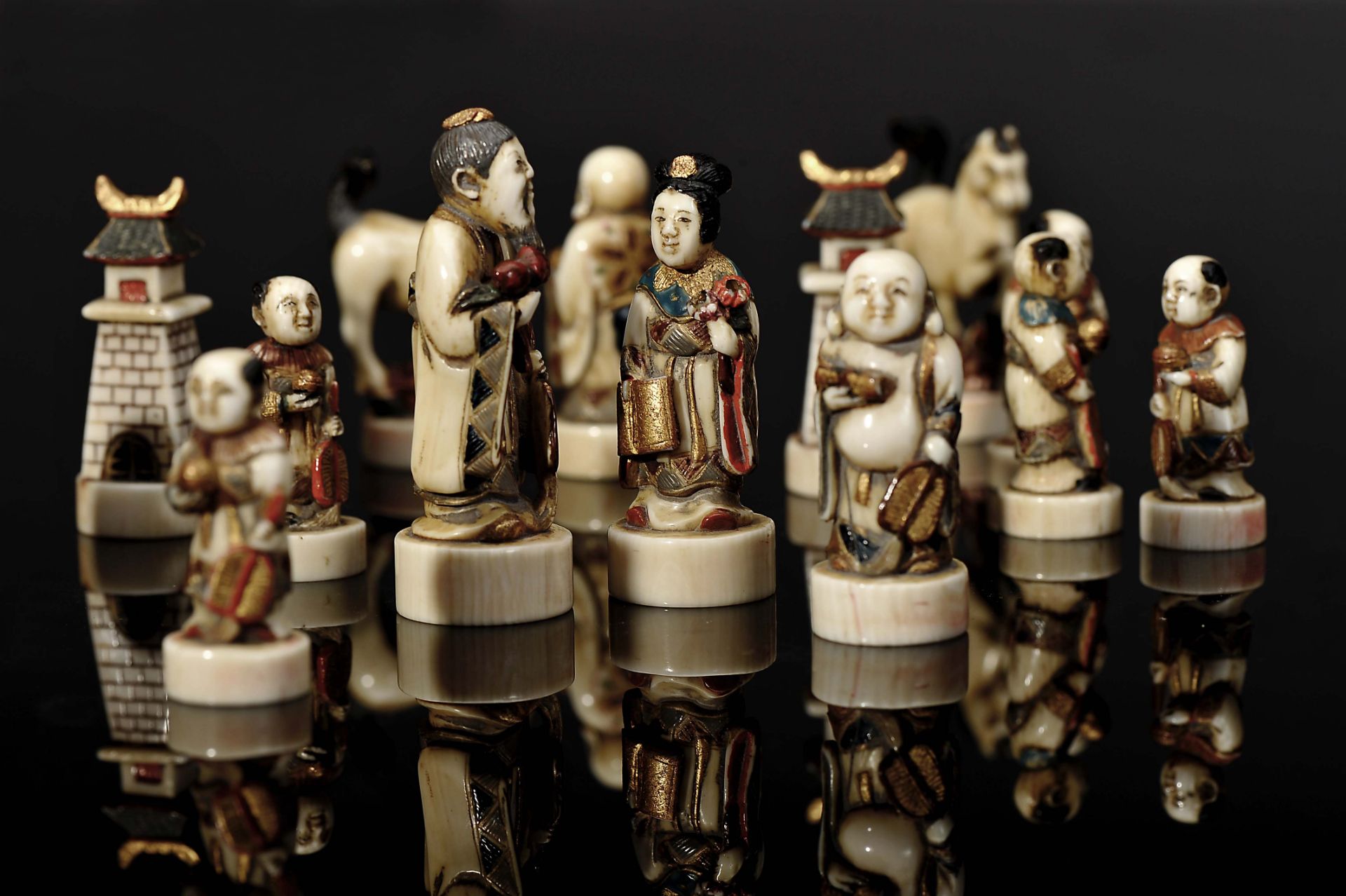 Chess pieces - Image 10 of 13