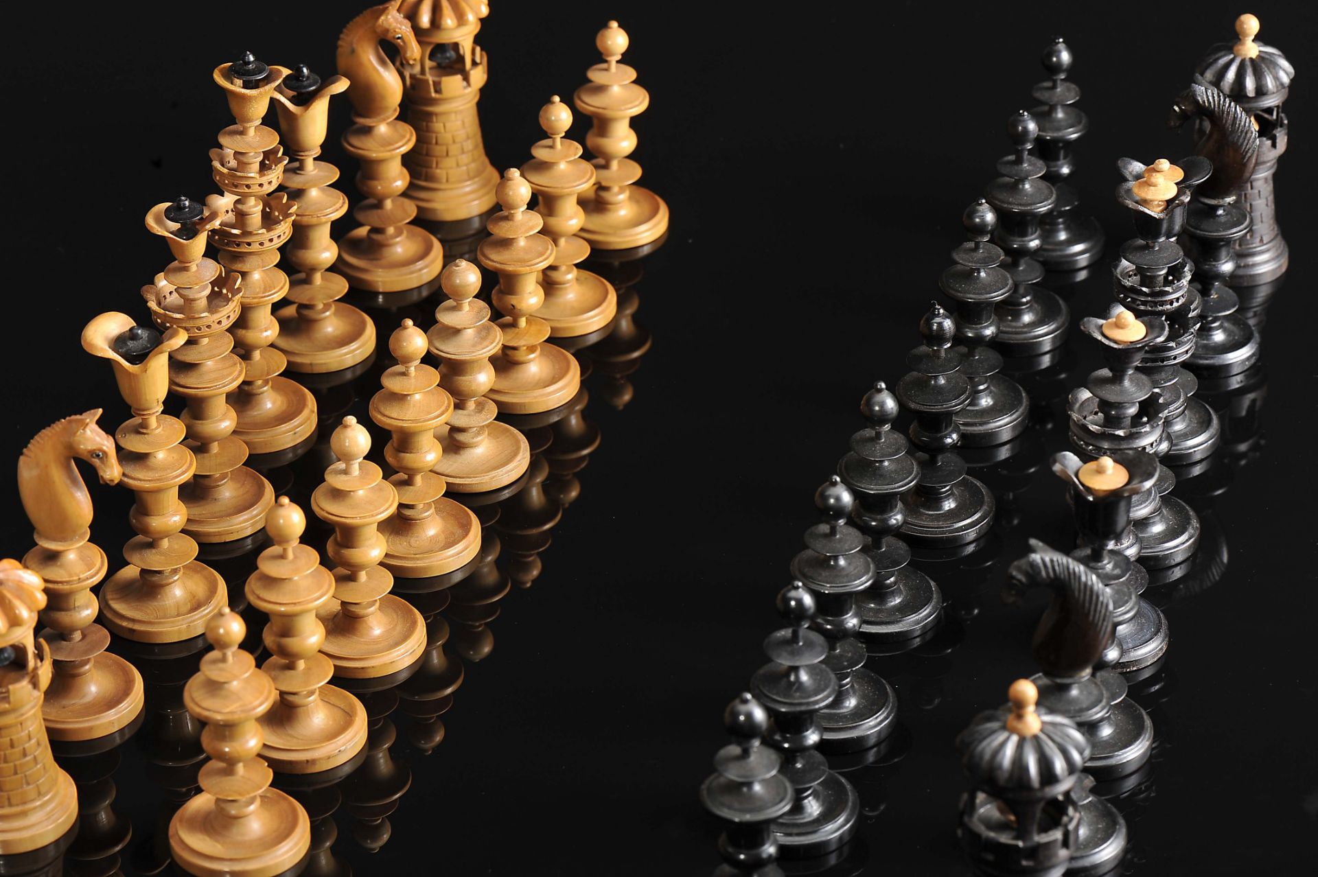 "Selenus" chess pieces - Image 5 of 5