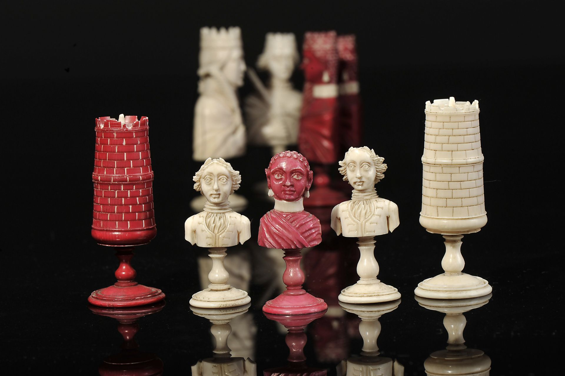 Chess pieces - Image 3 of 9