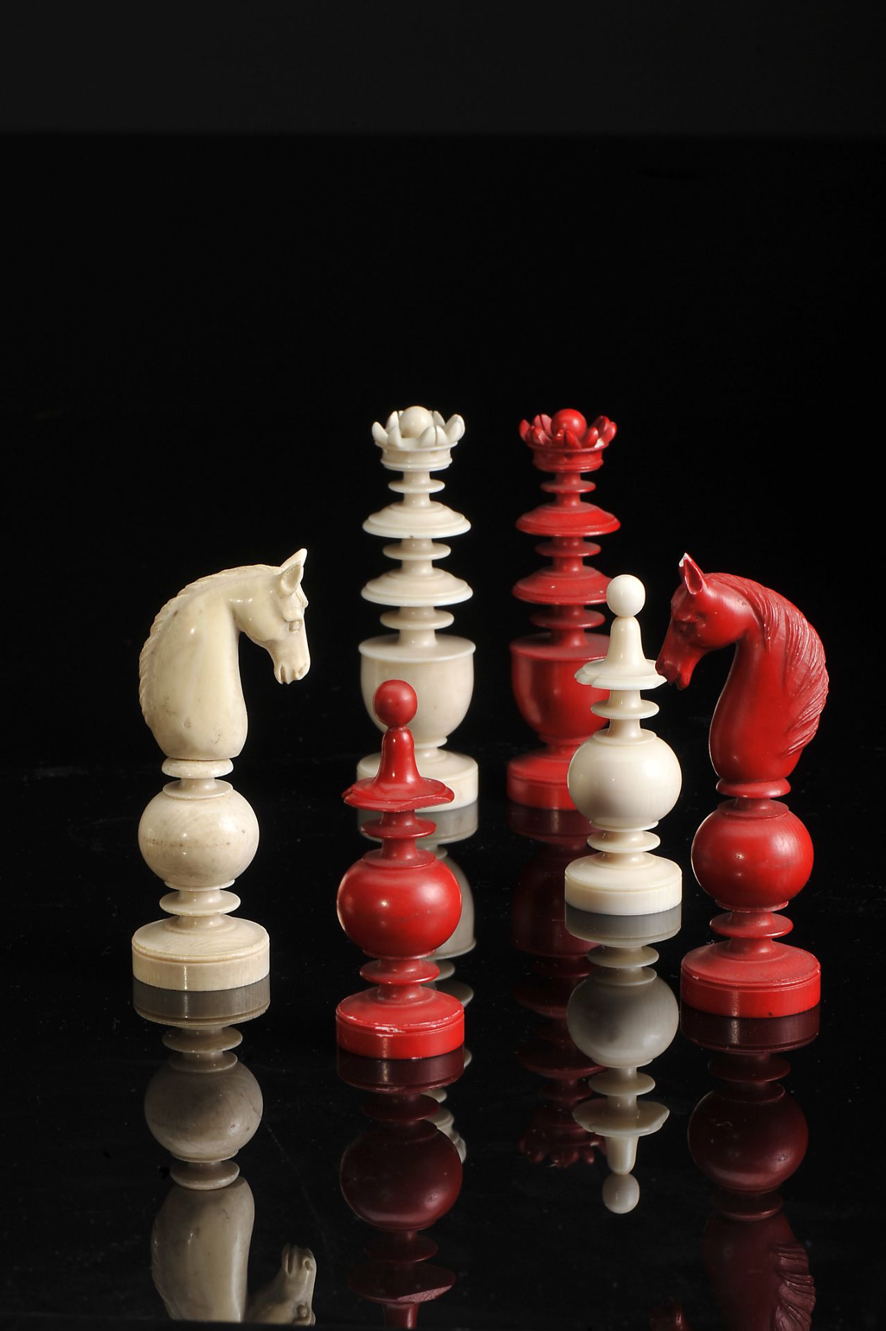 Chess pieces - Image 2 of 6