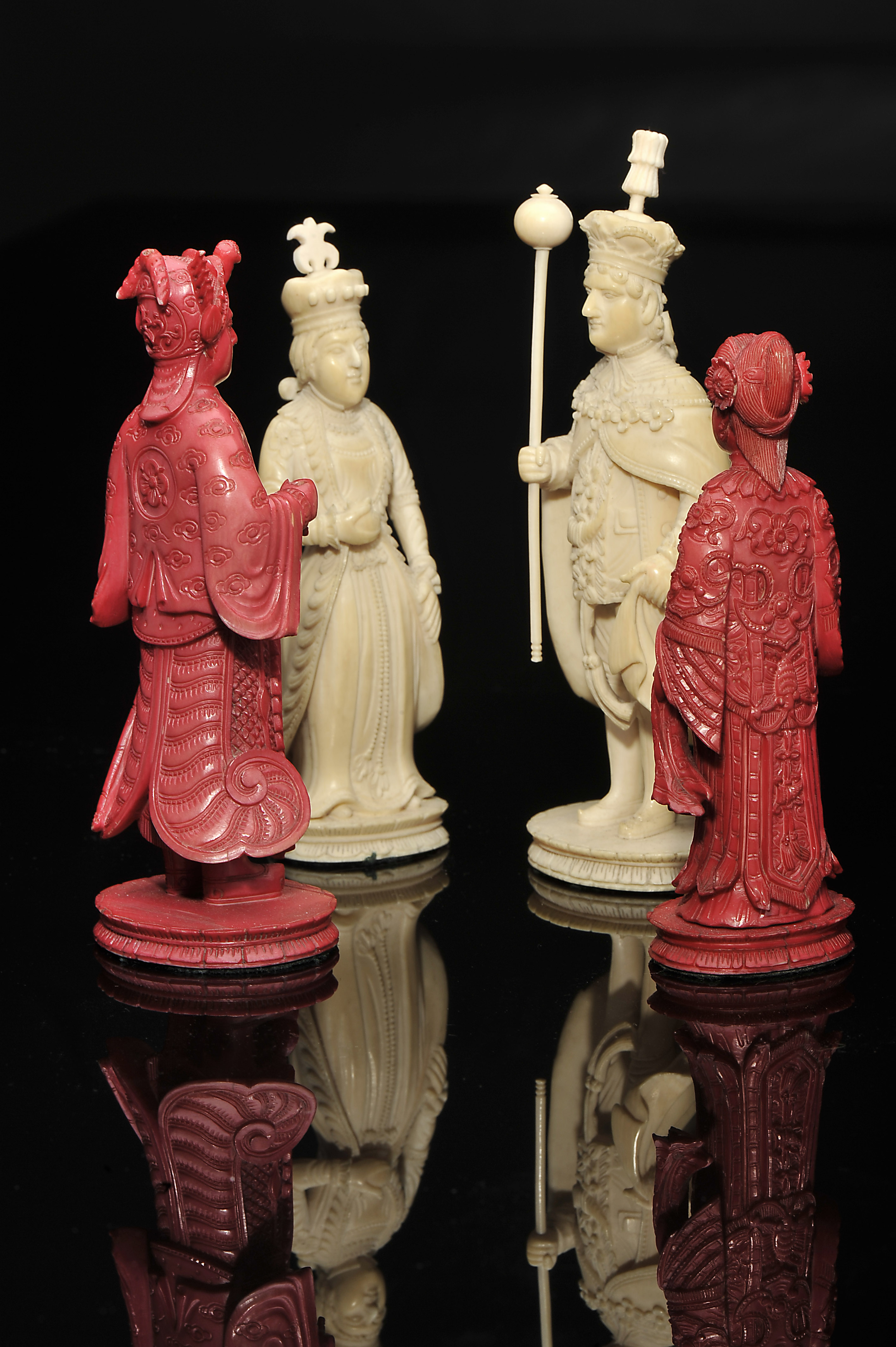 Chess pieces - Image 2 of 8