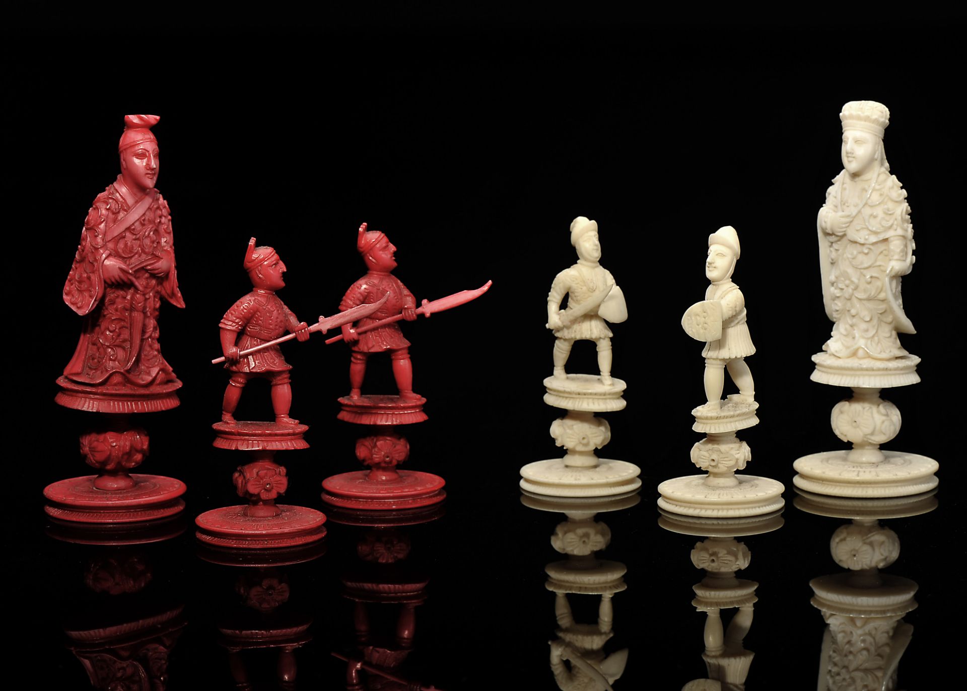 Chess pieces - Image 2 of 8