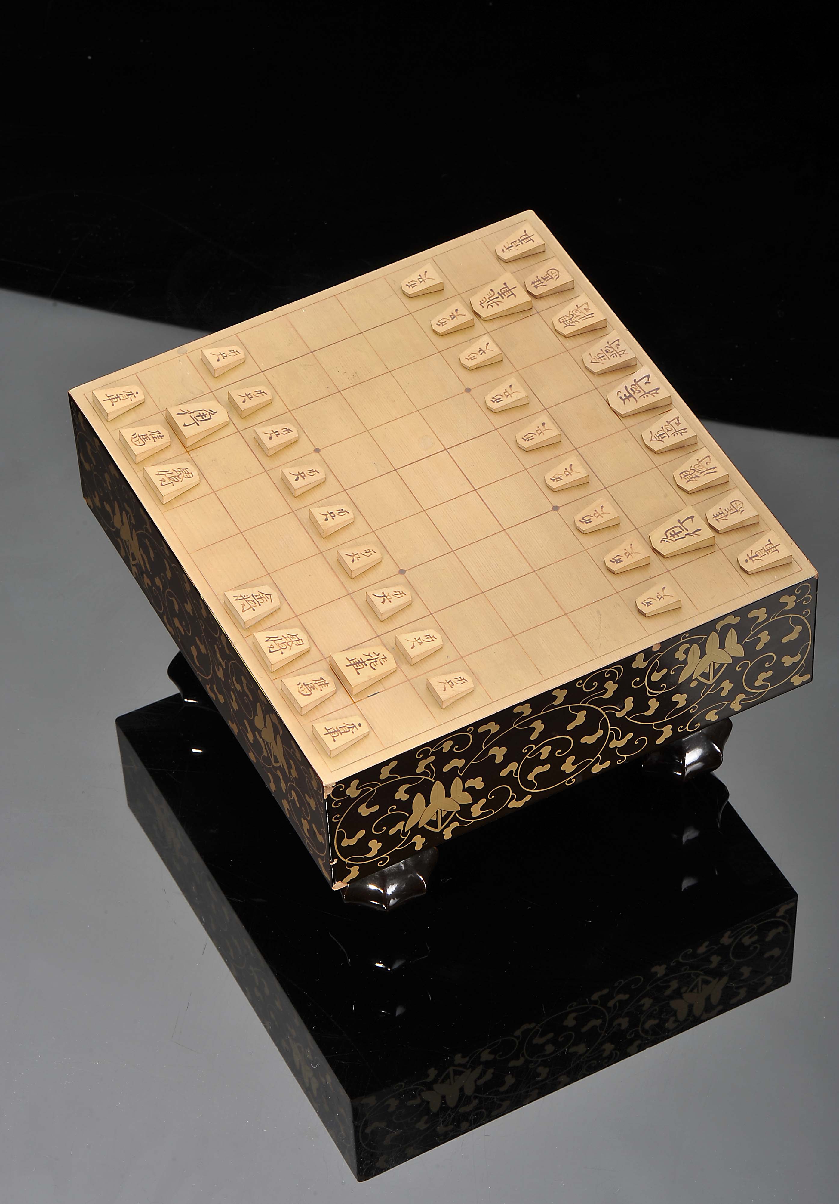 Shogi table/board with forty pieces in "Tomobako" box - Image 4 of 17