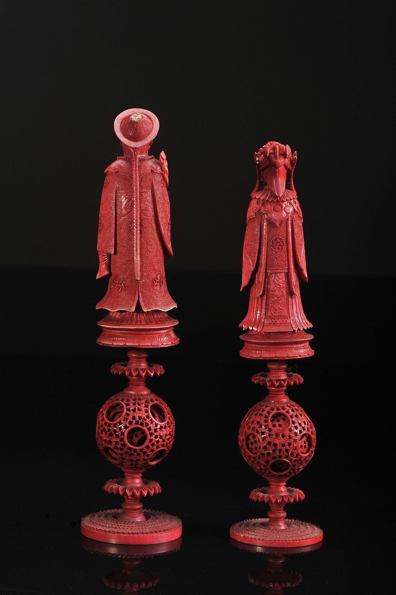 "Emperor" and "Empress" chess pieces based on "Ball of happiness" - Image 3 of 4