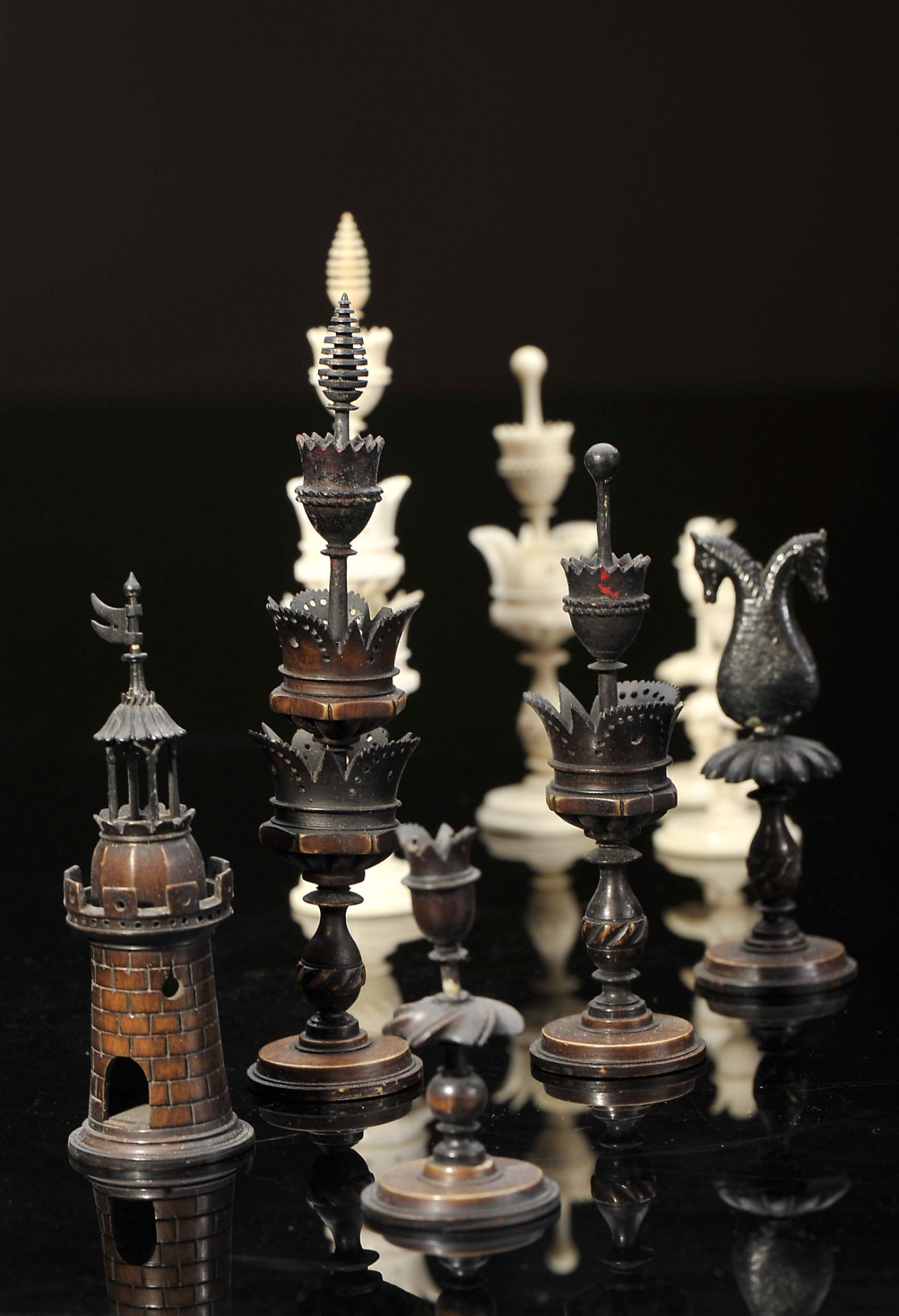 "Selenus" Chess Pieces - Image 6 of 9