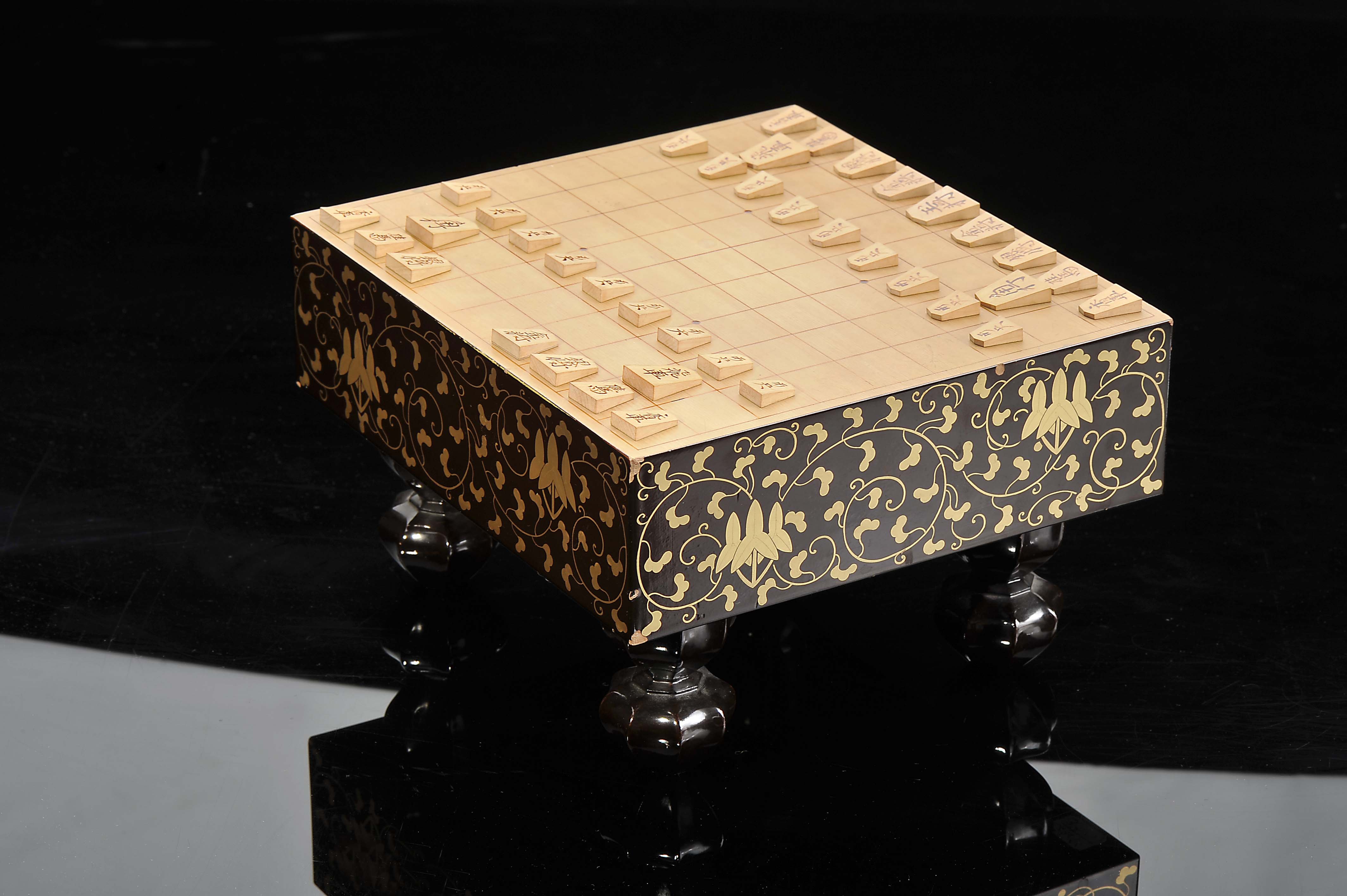 Shogi table/board with forty pieces in "Tomobako" box - Image 5 of 17