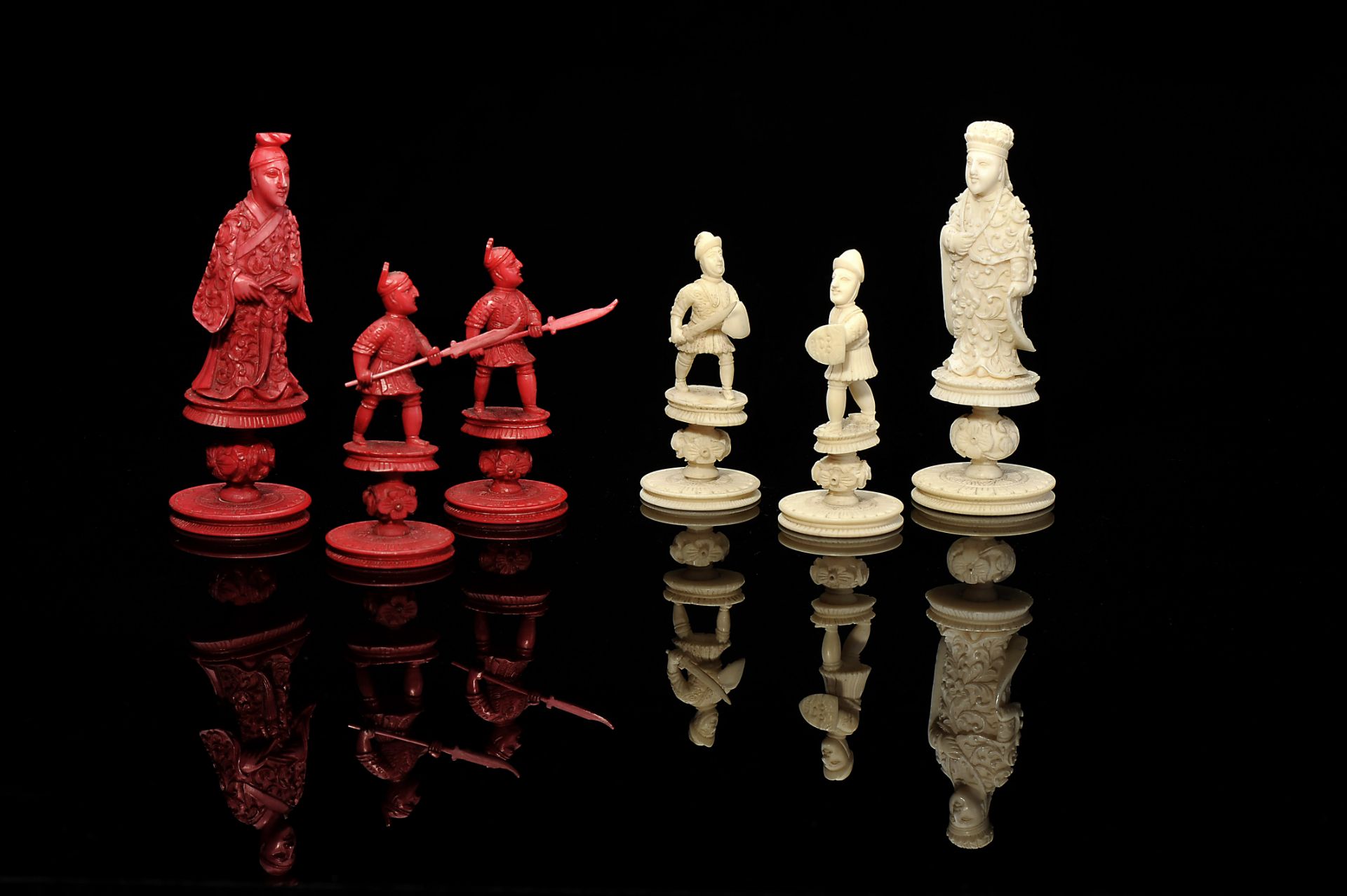 Chess pieces - Image 3 of 8