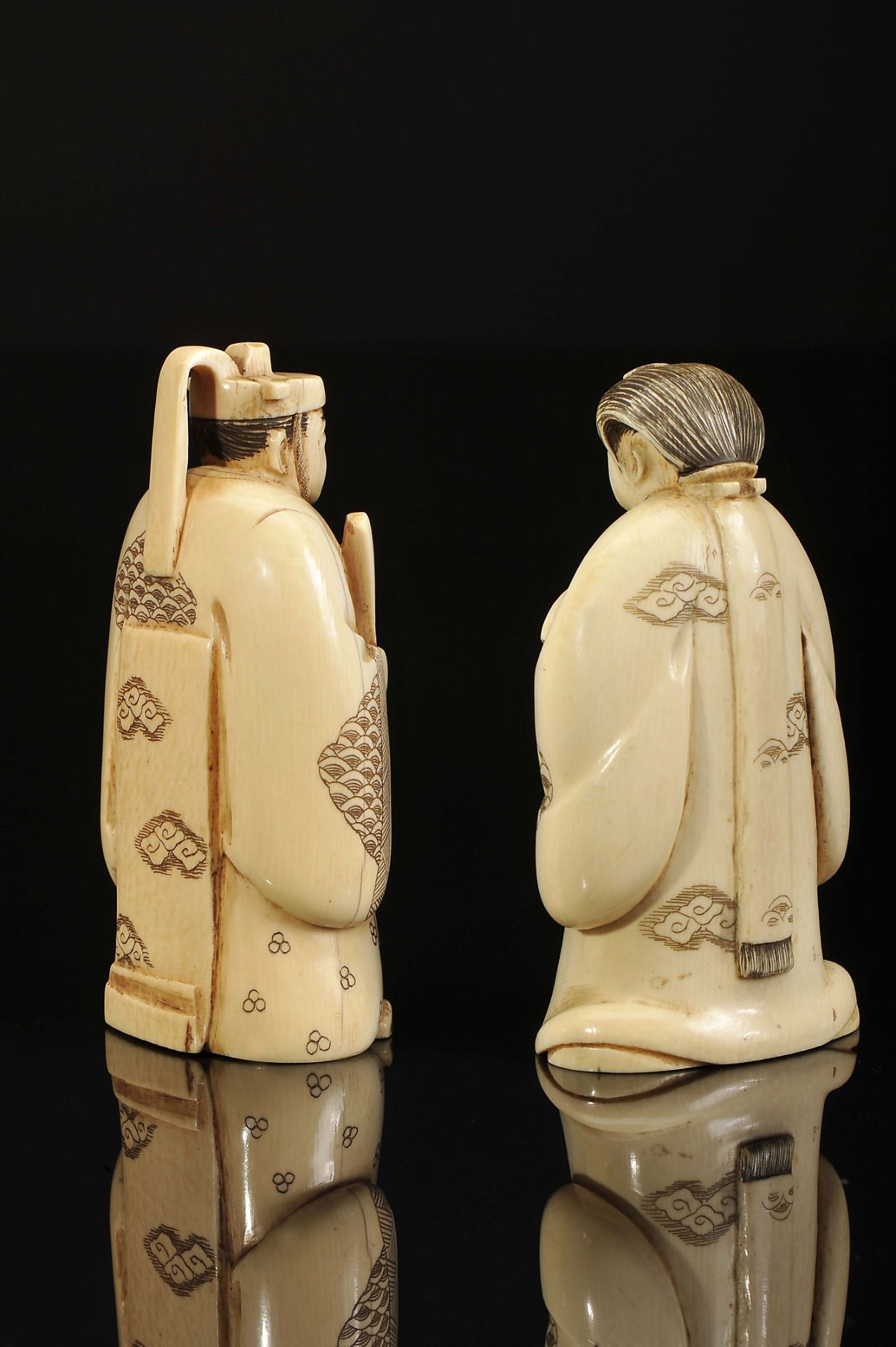 Two Chess pieces "King" and "Queen" - Image 4 of 5