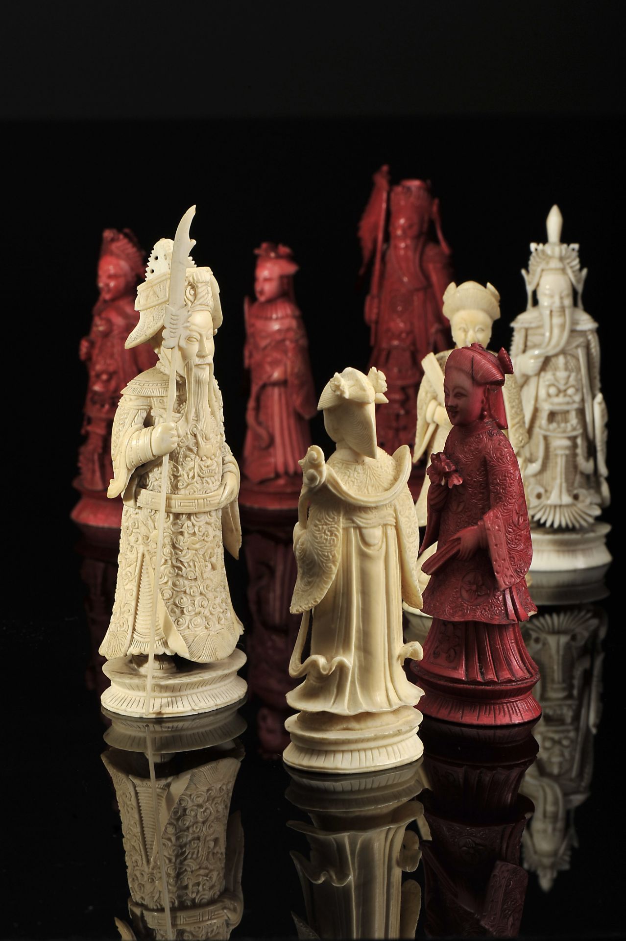 Eight Chess Pieces, "Four Kings" and "Four Queens" - Image 4 of 4