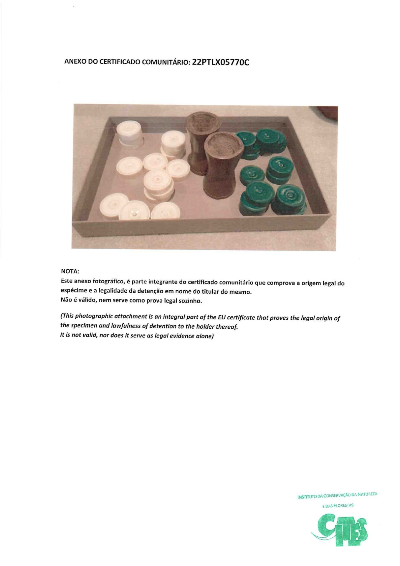 Chess and Backgammon board closing in the form of a box, thirty pieces, two dices and a cup - Image 10 of 10