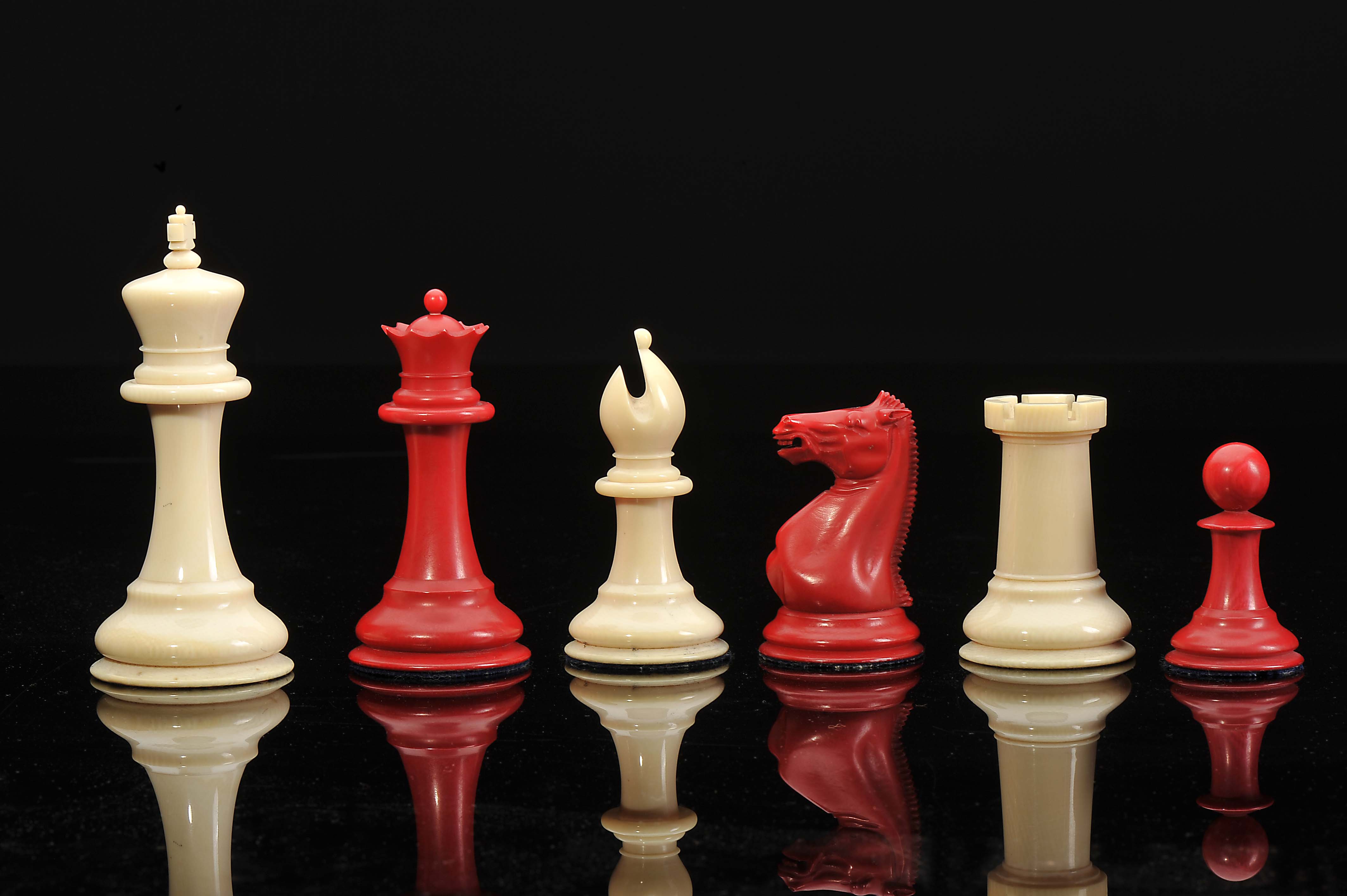 "Staunton - Club size" chess pieces - Image 15 of 18