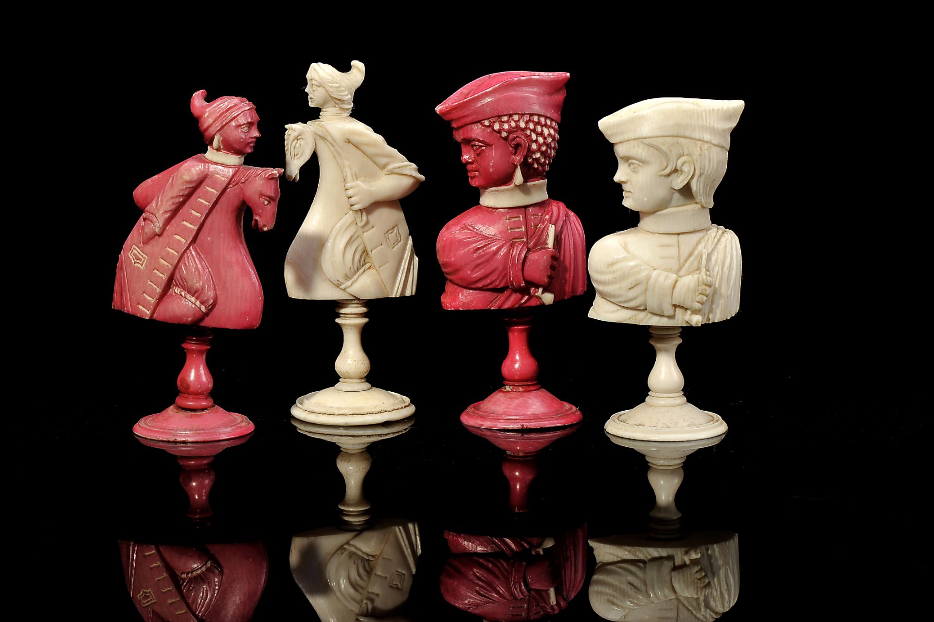 Chess pieces - Image 4 of 9