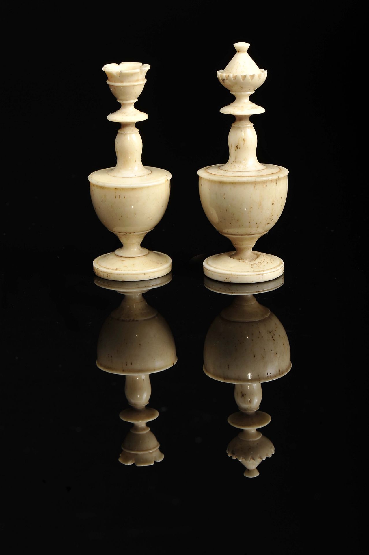 "Lyon Pattern" Chess Pieces - Image 2 of 5