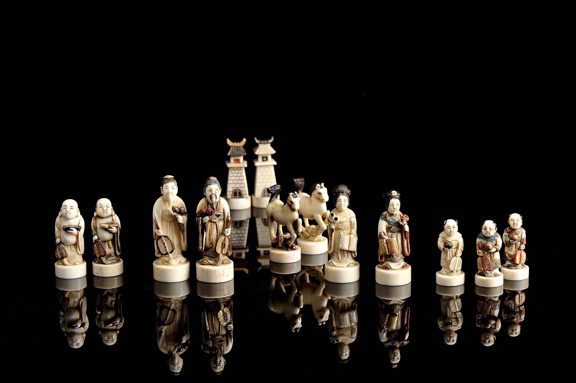 Chess pieces - Image 2 of 13