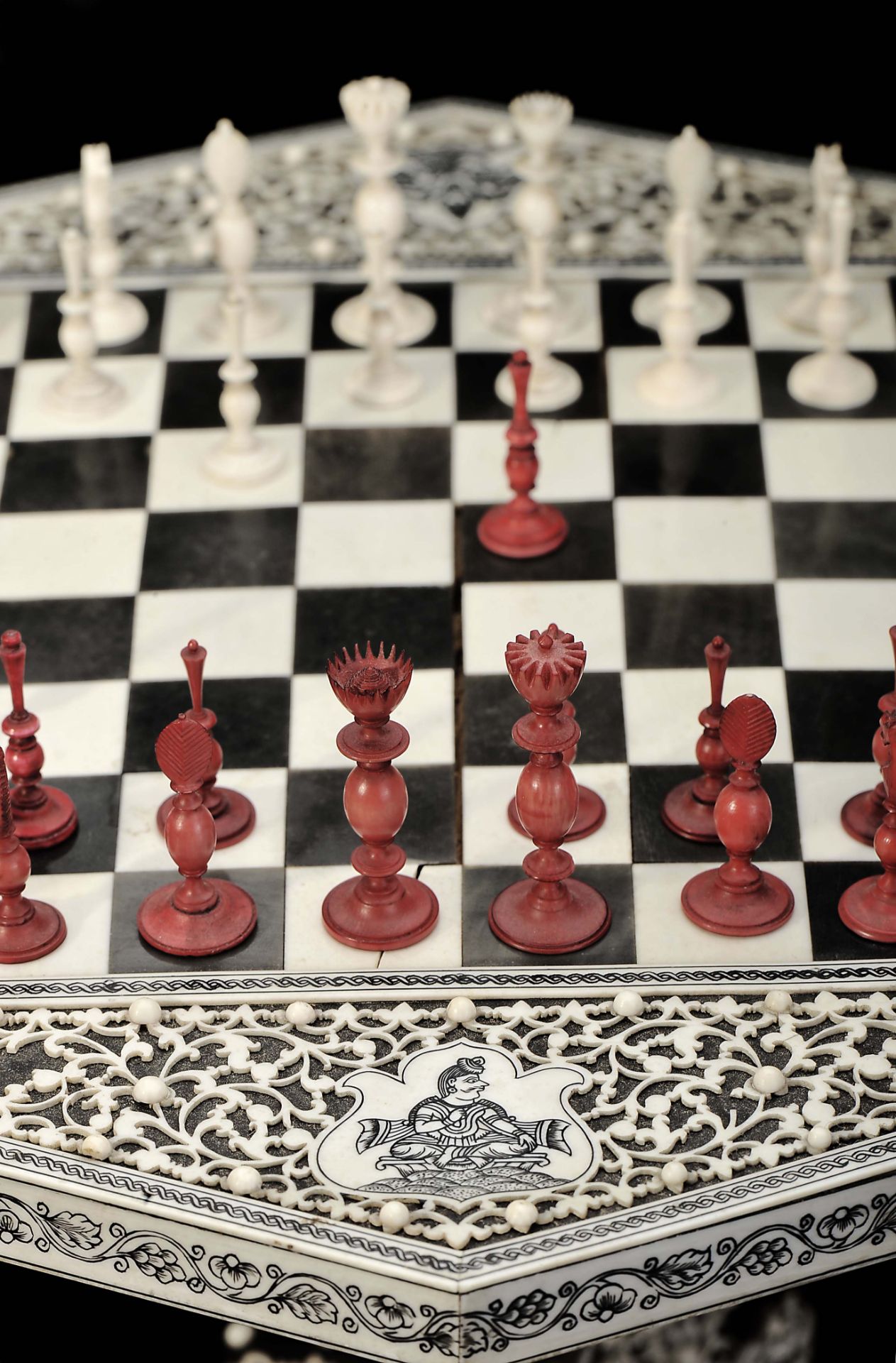 Miniature game table with chess pieces - Image 2 of 7