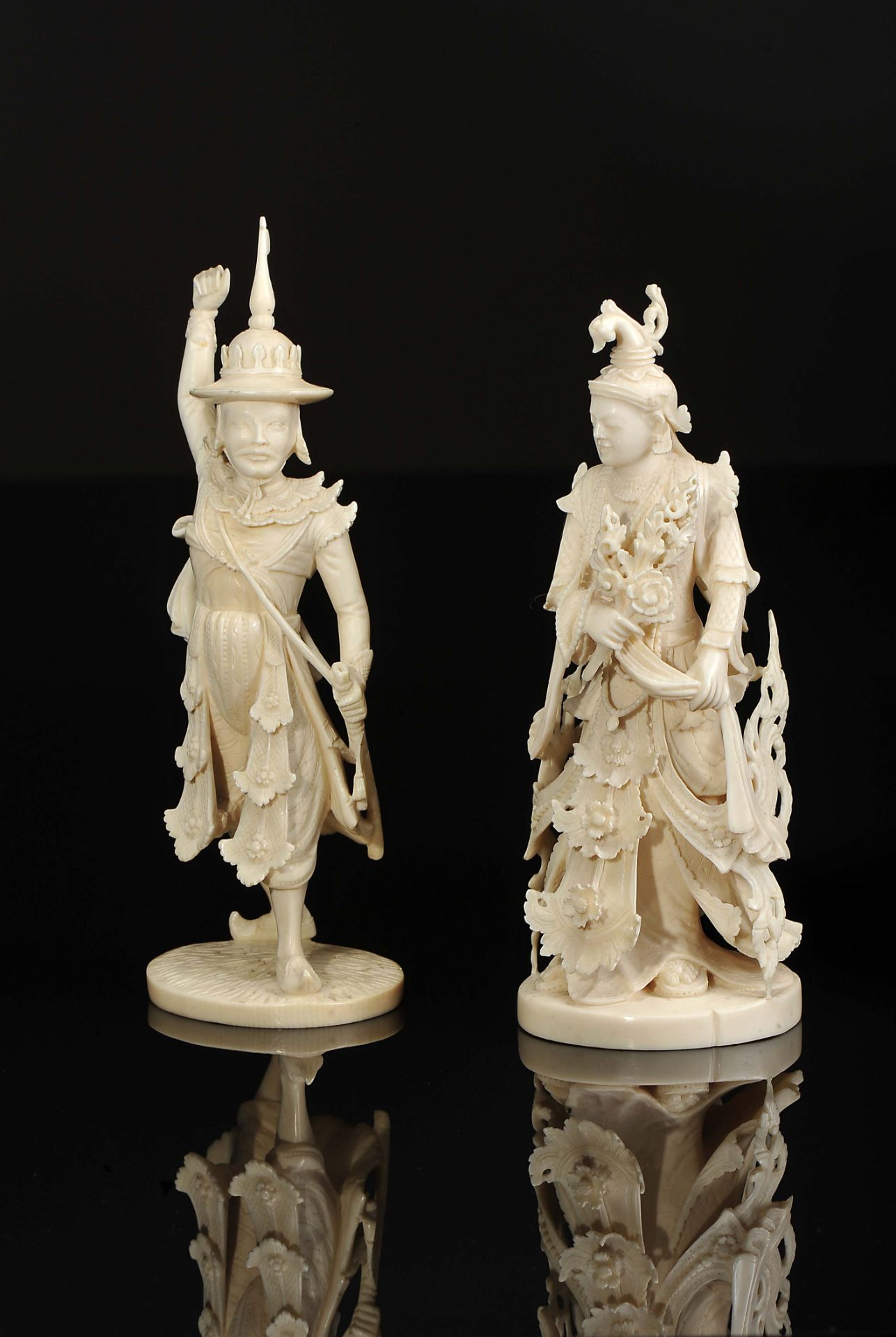 Chess pieces, "King" and "Queen" - Image 3 of 3