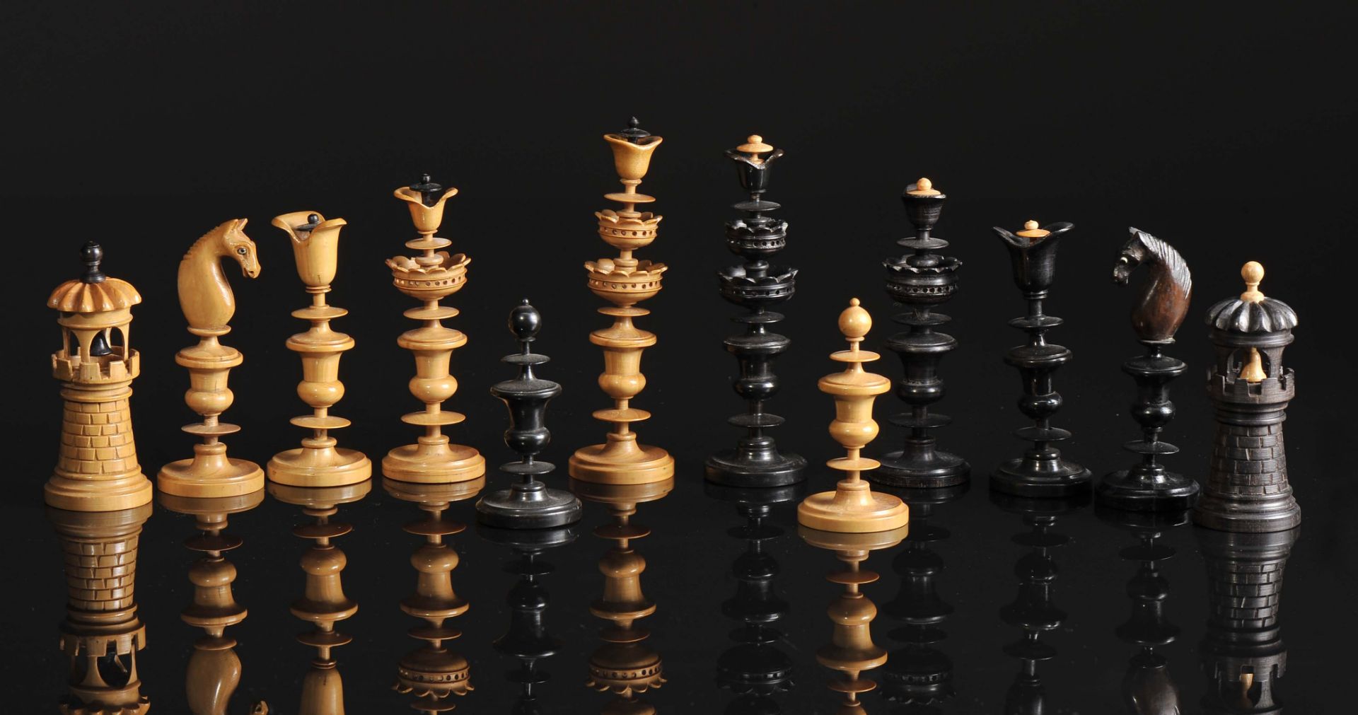 "Selenus" chess pieces - Image 4 of 5