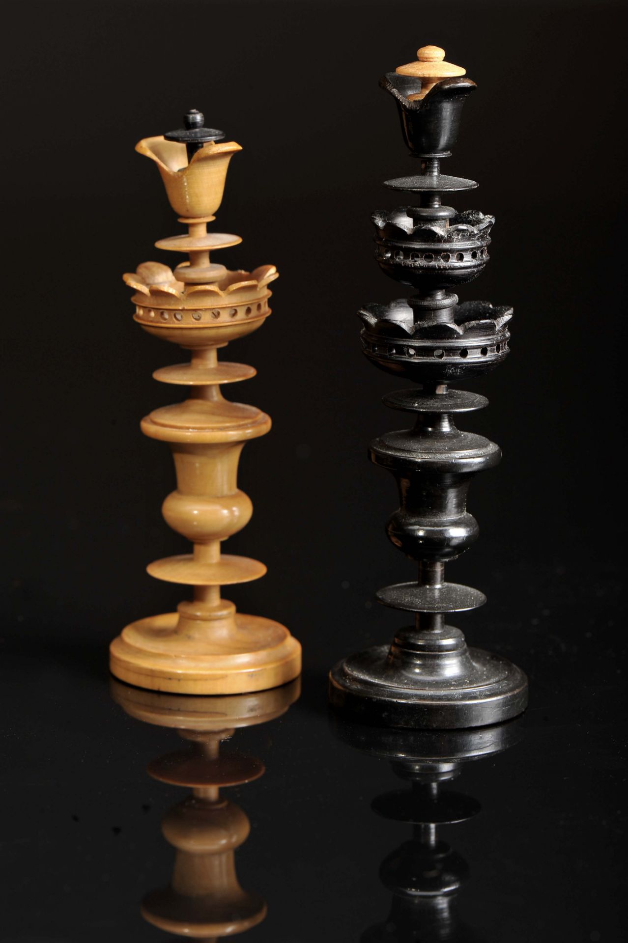 "Selenus" chess pieces - Image 2 of 5