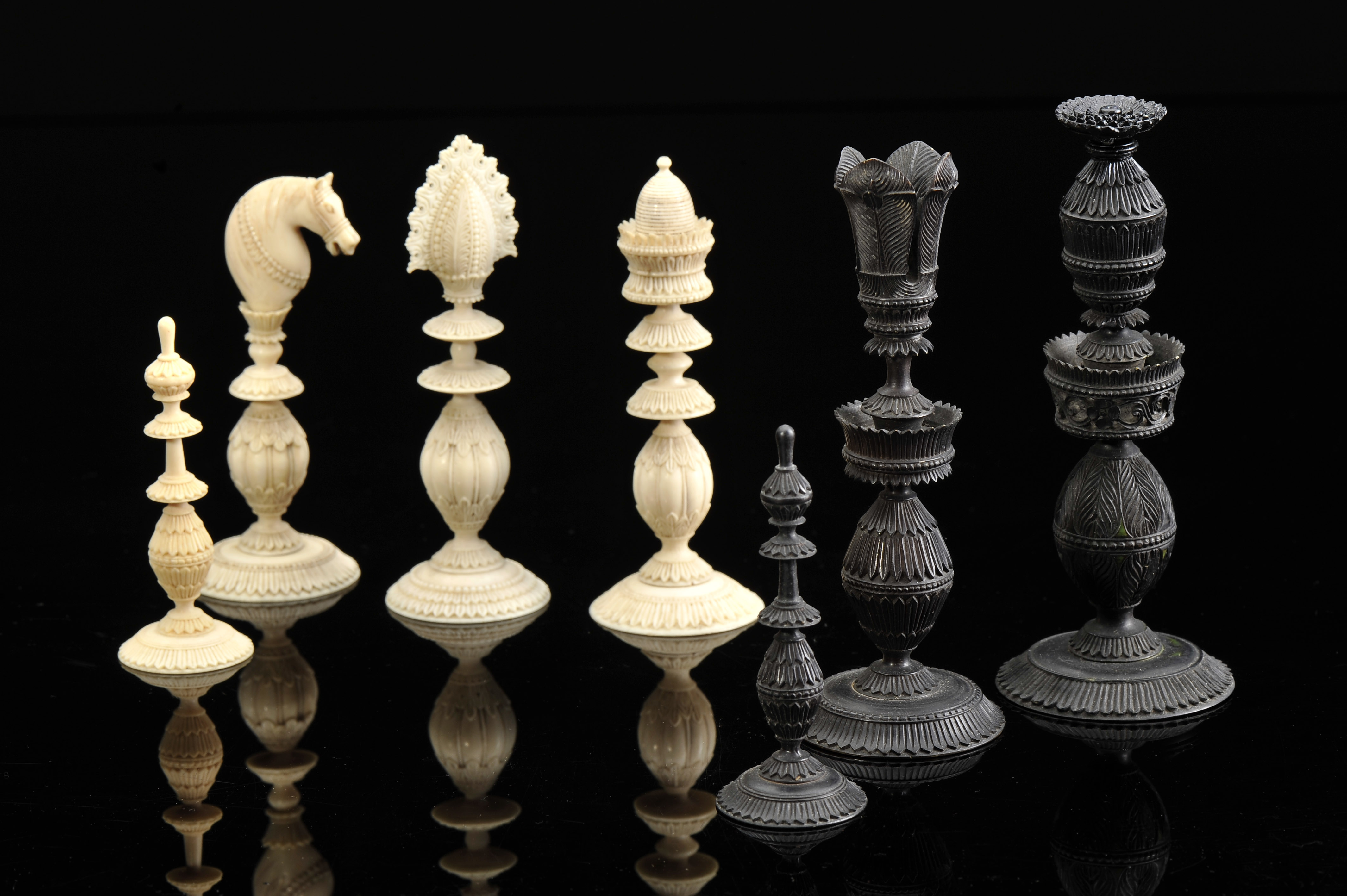 Chess pieces - Image 4 of 6