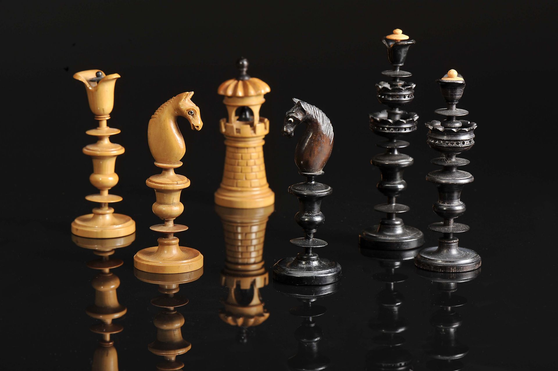 "Selenus" chess pieces - Image 3 of 5