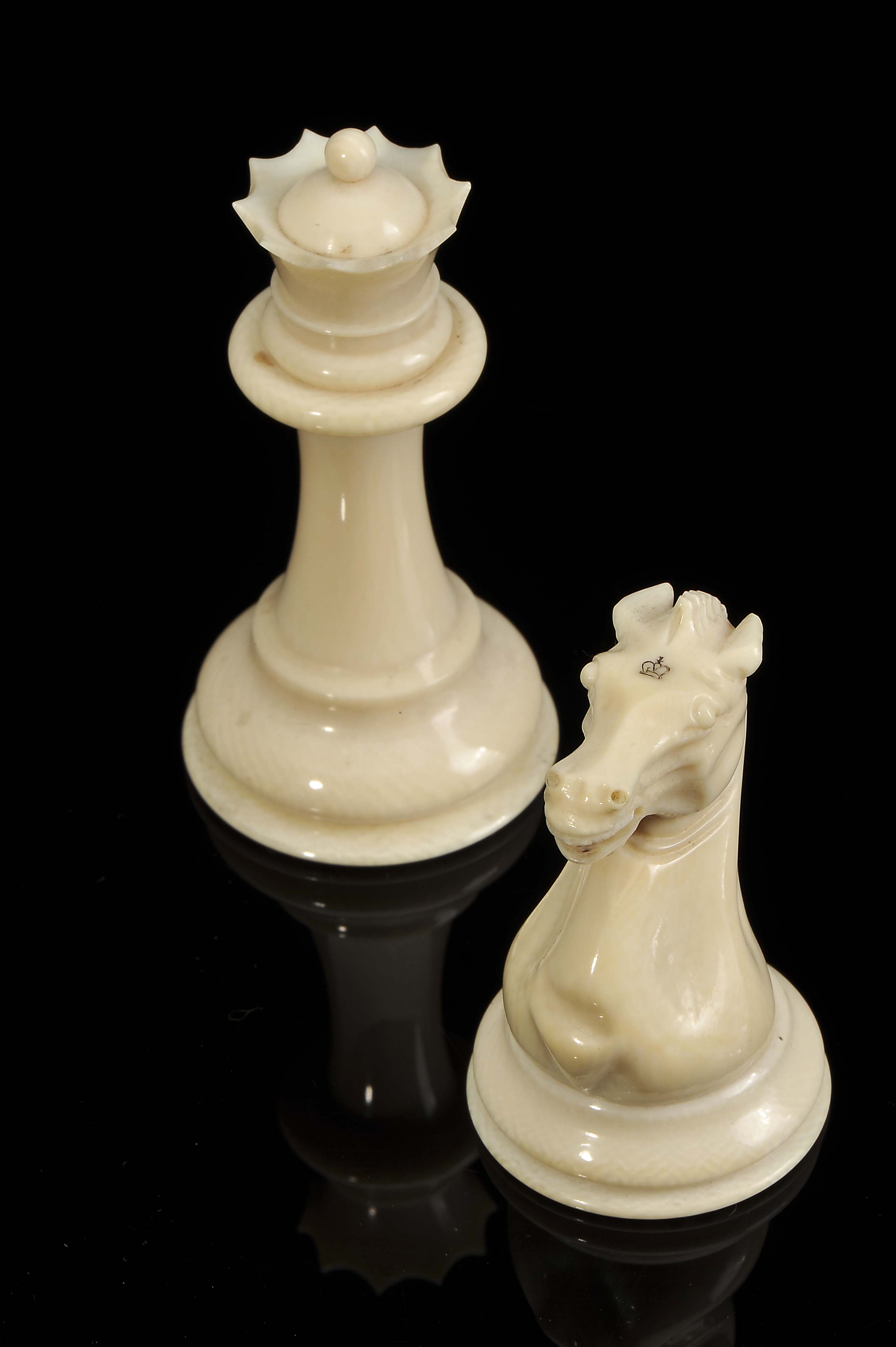"Staunton - Club size" chess pieces - Image 14 of 18