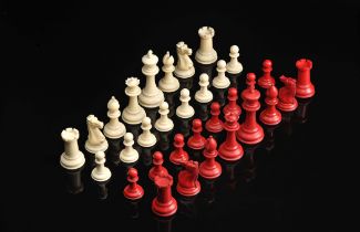 "Staunton - Club size" chess pieces