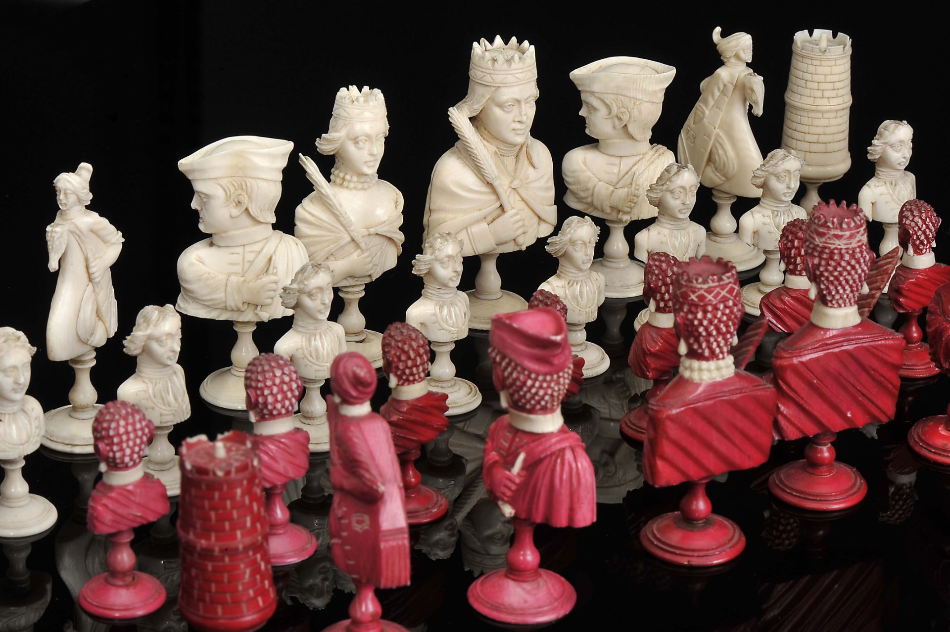 Chess pieces - Image 2 of 9