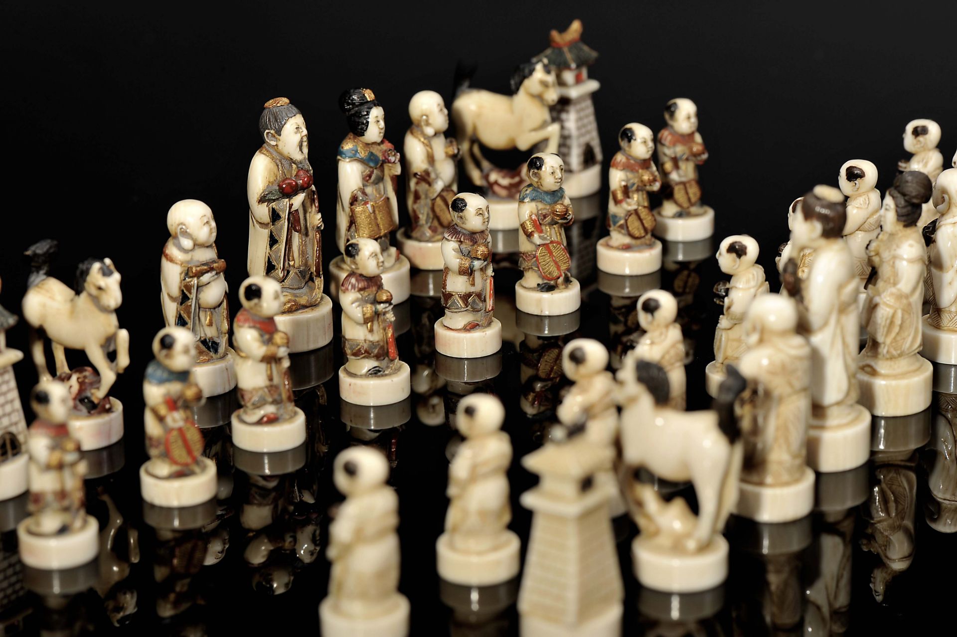 Chess pieces - Image 11 of 13