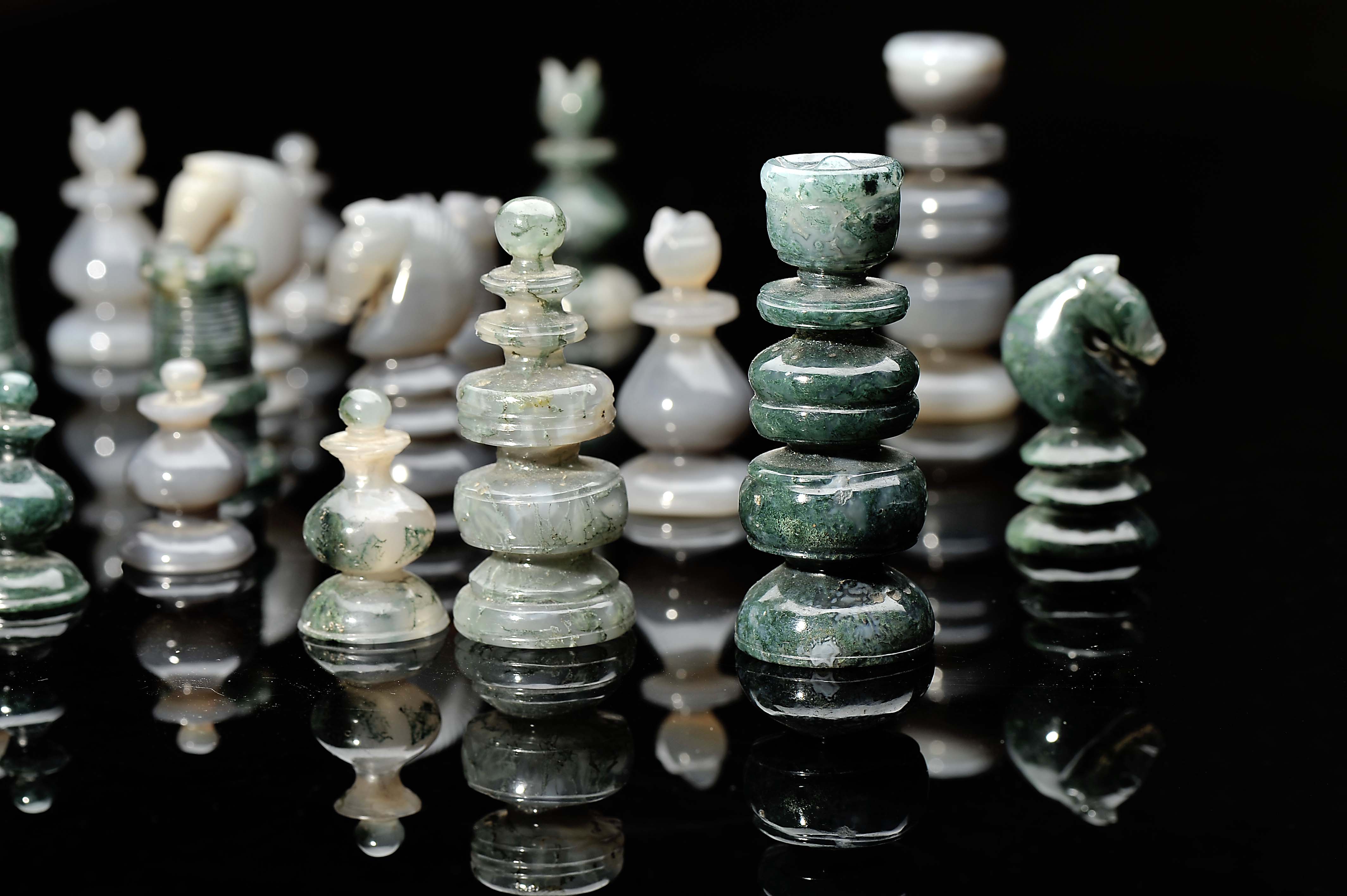 Chess pieces - Image 5 of 7