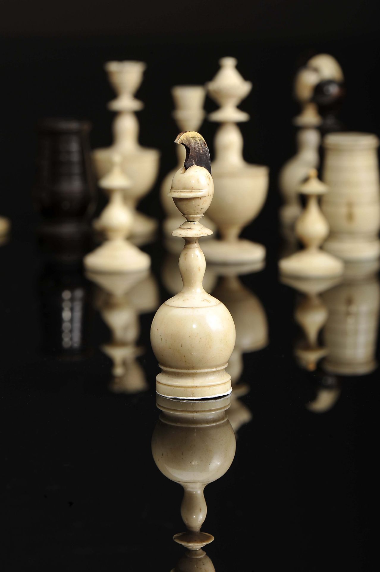 "Lyon Pattern" Chess Pieces - Image 3 of 5