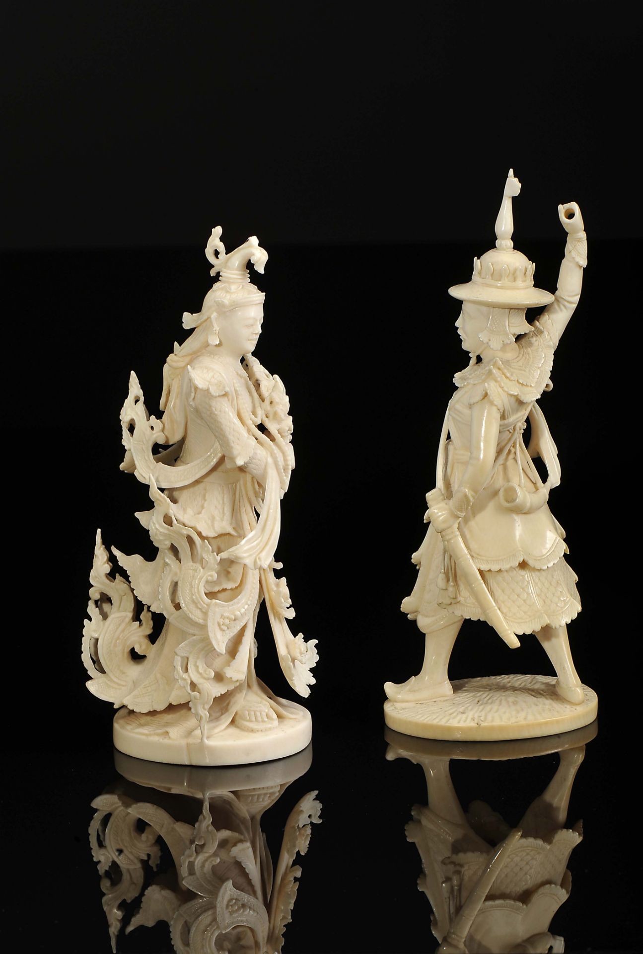 Chess pieces, "King" and "Queen" - Image 2 of 3