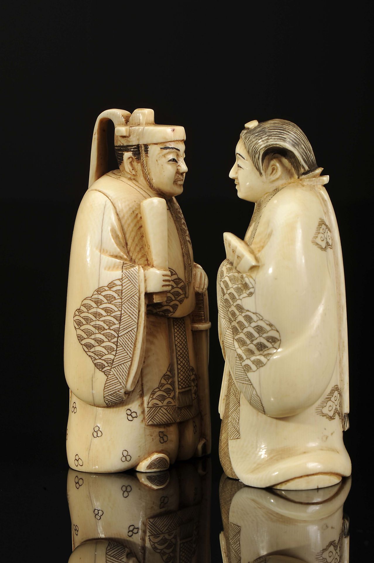 Two Chess pieces "King" and "Queen" - Image 3 of 5