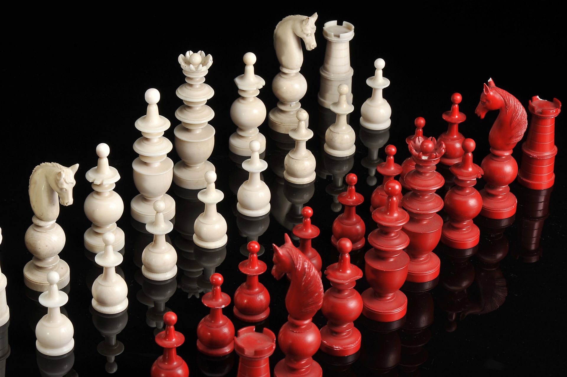 Chess pieces - Image 4 of 6