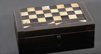 Chess and Backgammon board closing in the form of a box, thirty pieces, two dices and a cup