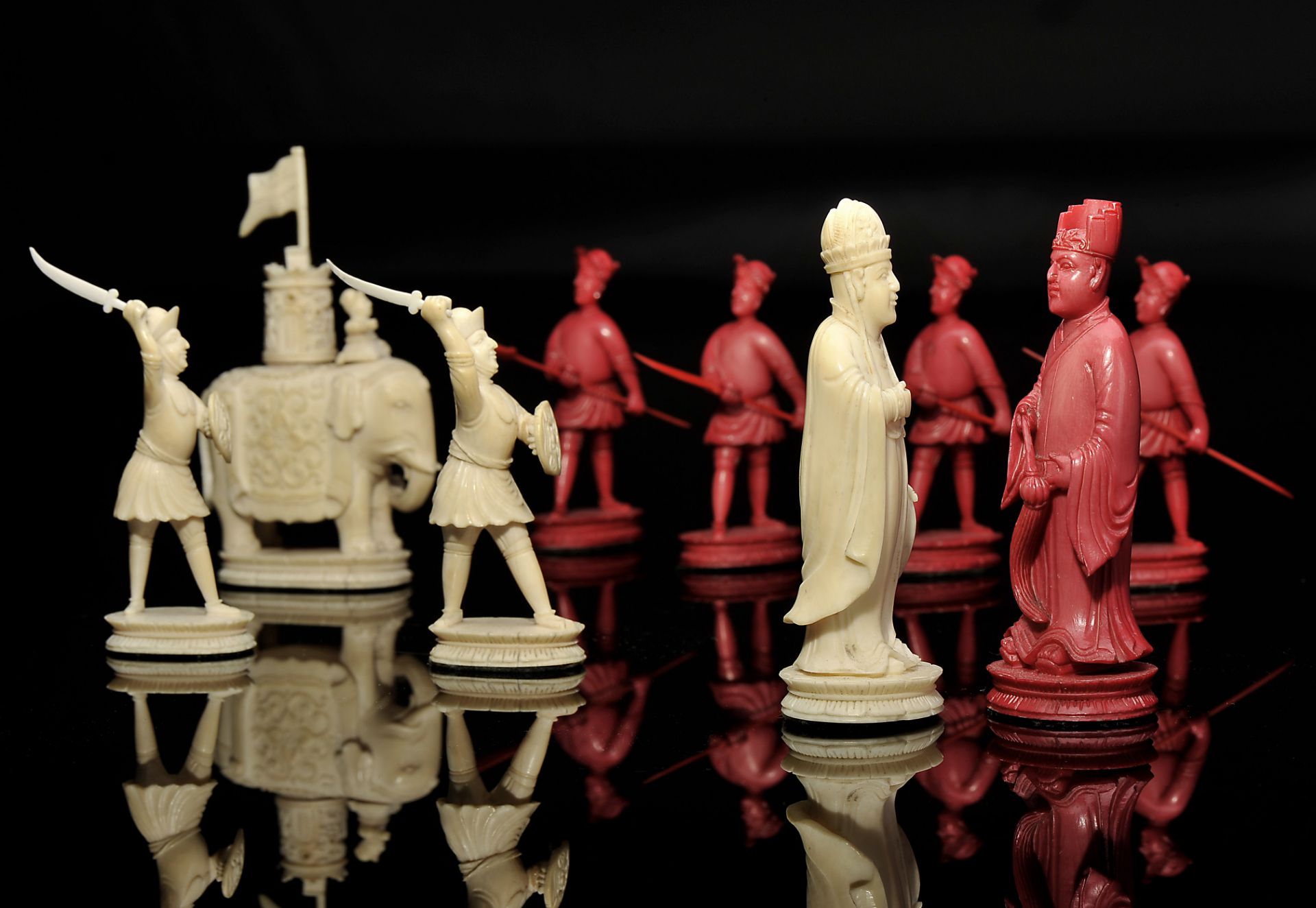 Chess pieces - Image 3 of 8