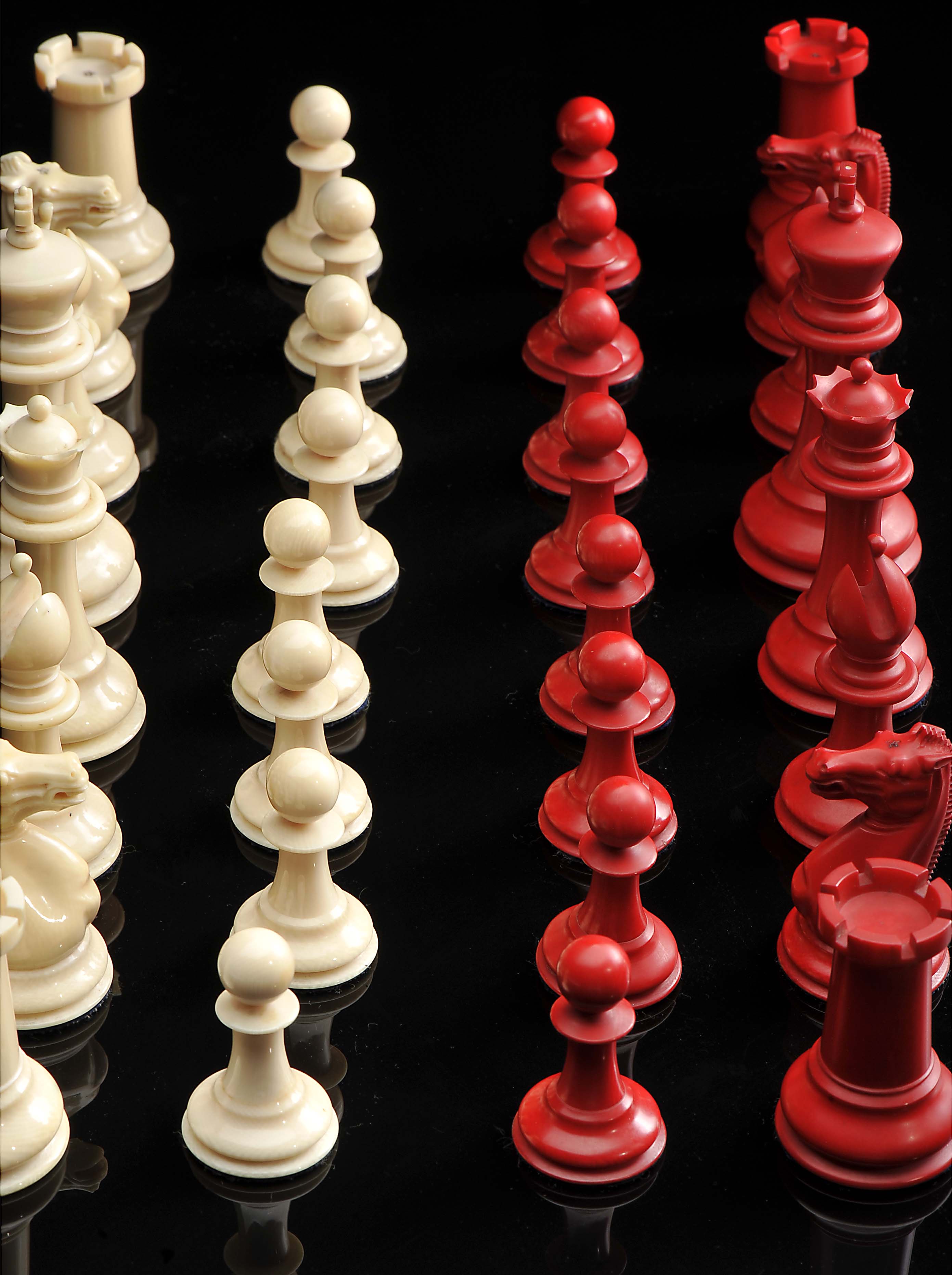 "Staunton - Club size" chess pieces - Image 10 of 18