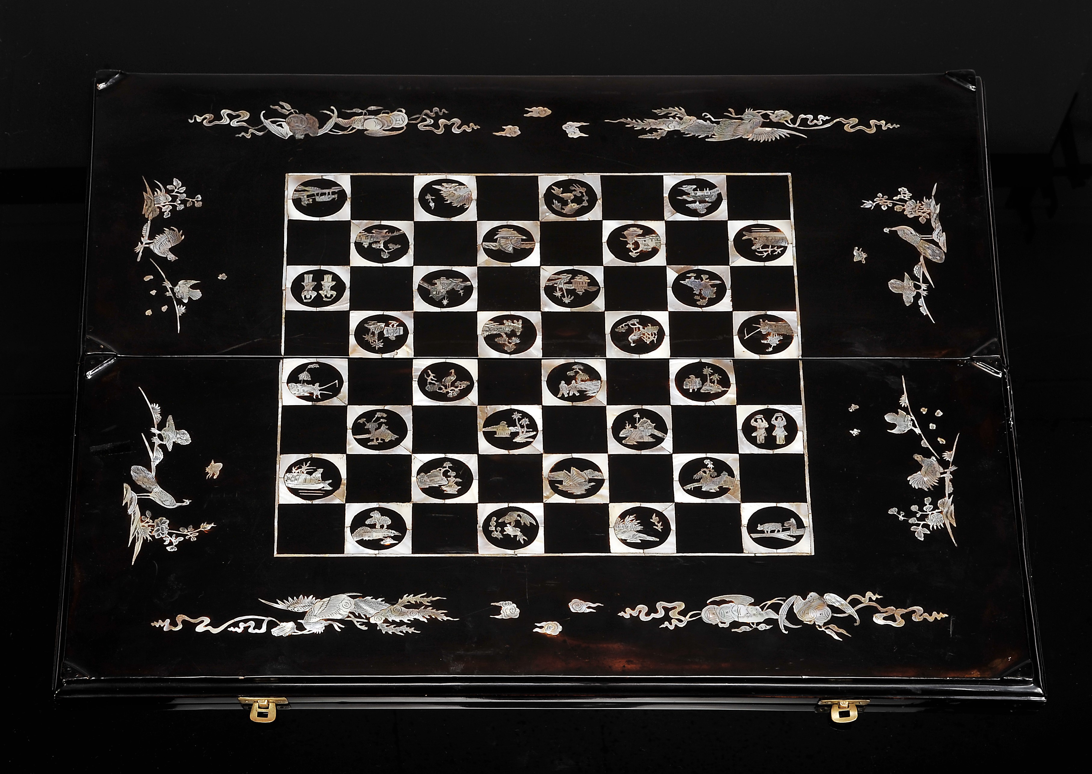 Chess pieces and Chess and Backgammon hinged board closing in a box - Image 6 of 13