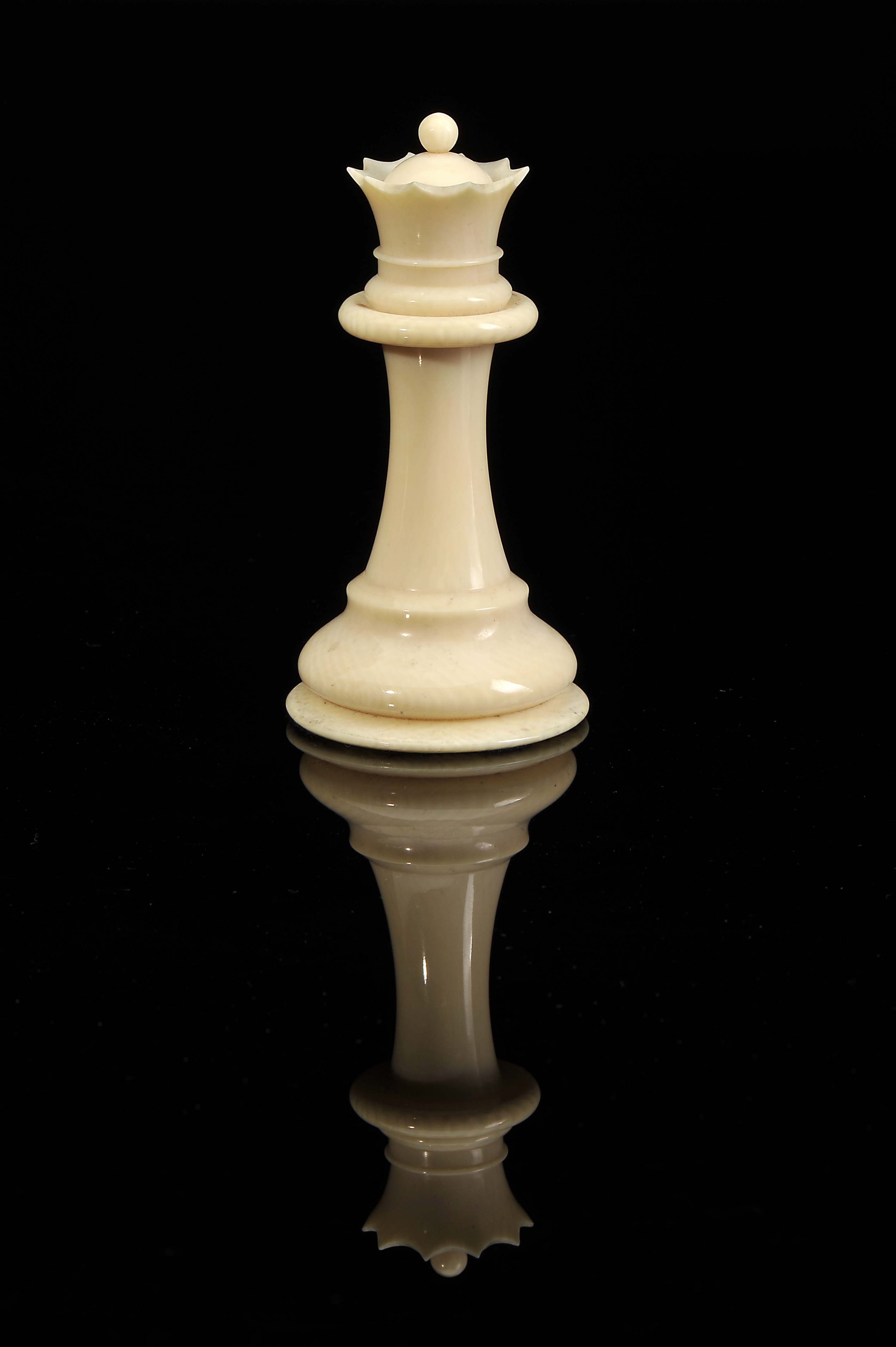 "Staunton - Club size" chess pieces - Image 13 of 18