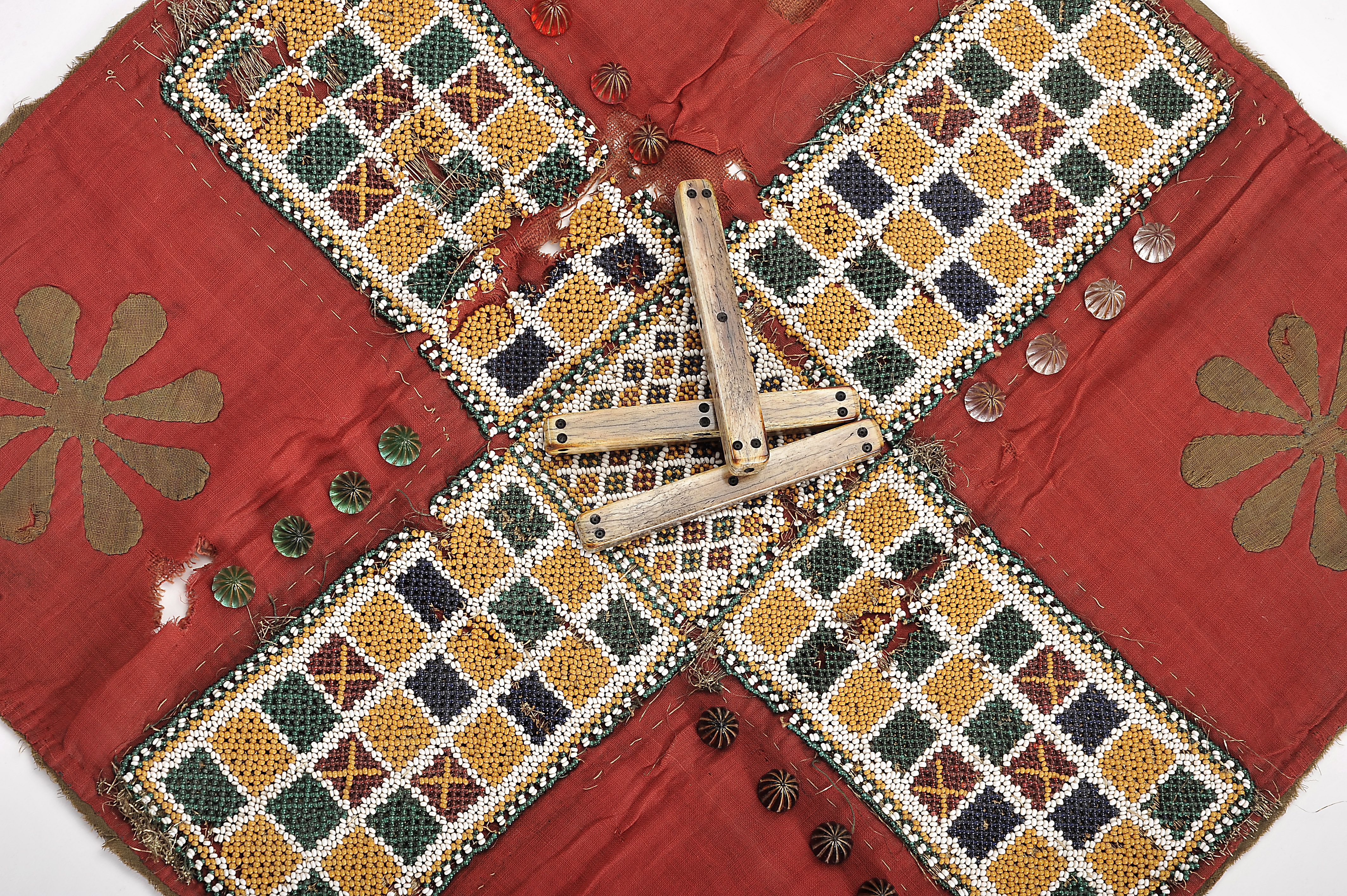 Pachisi pieces, dice and board - Image 2 of 7